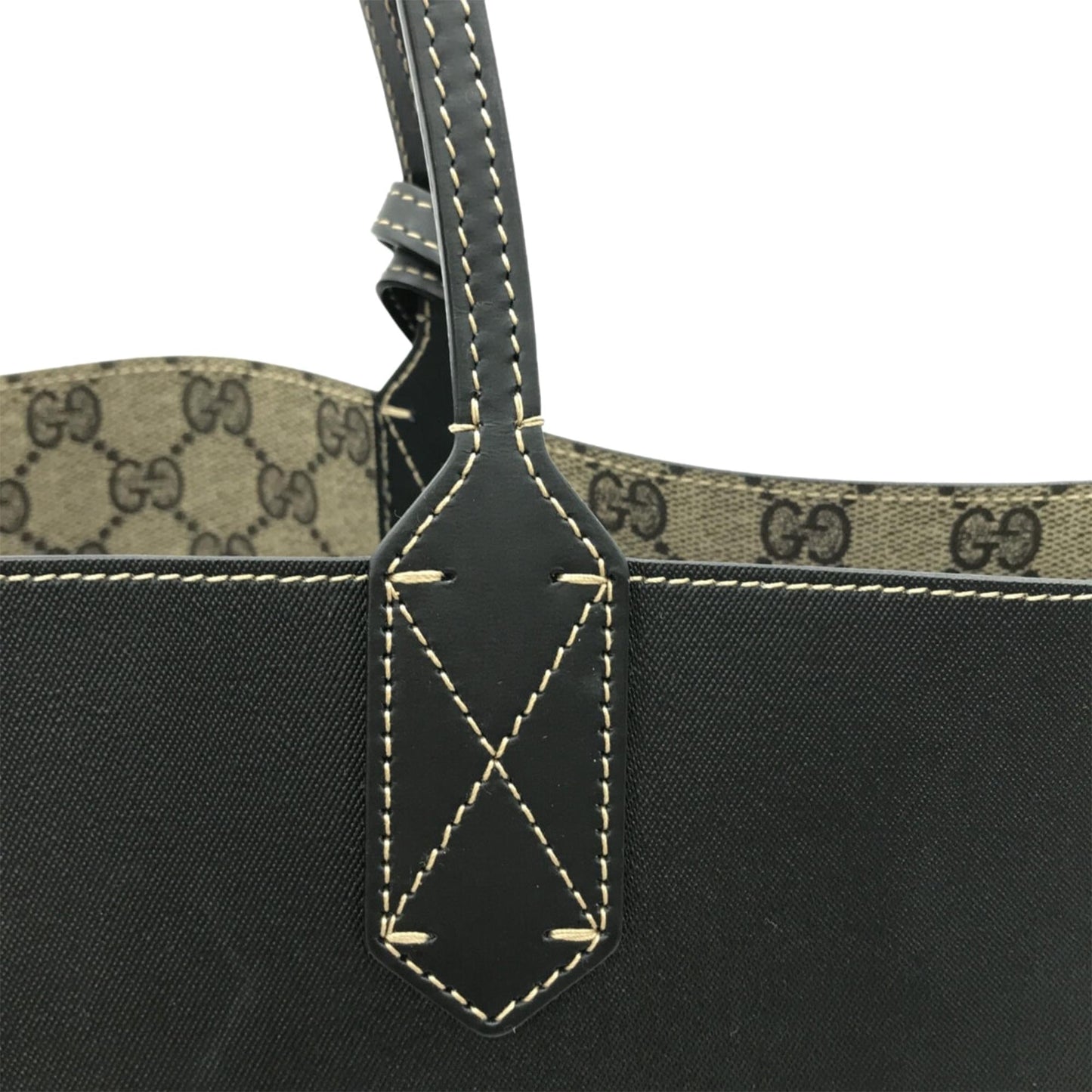 Gucci Medium GG Supreme Reversible Tote (SHG-JKZC4e)