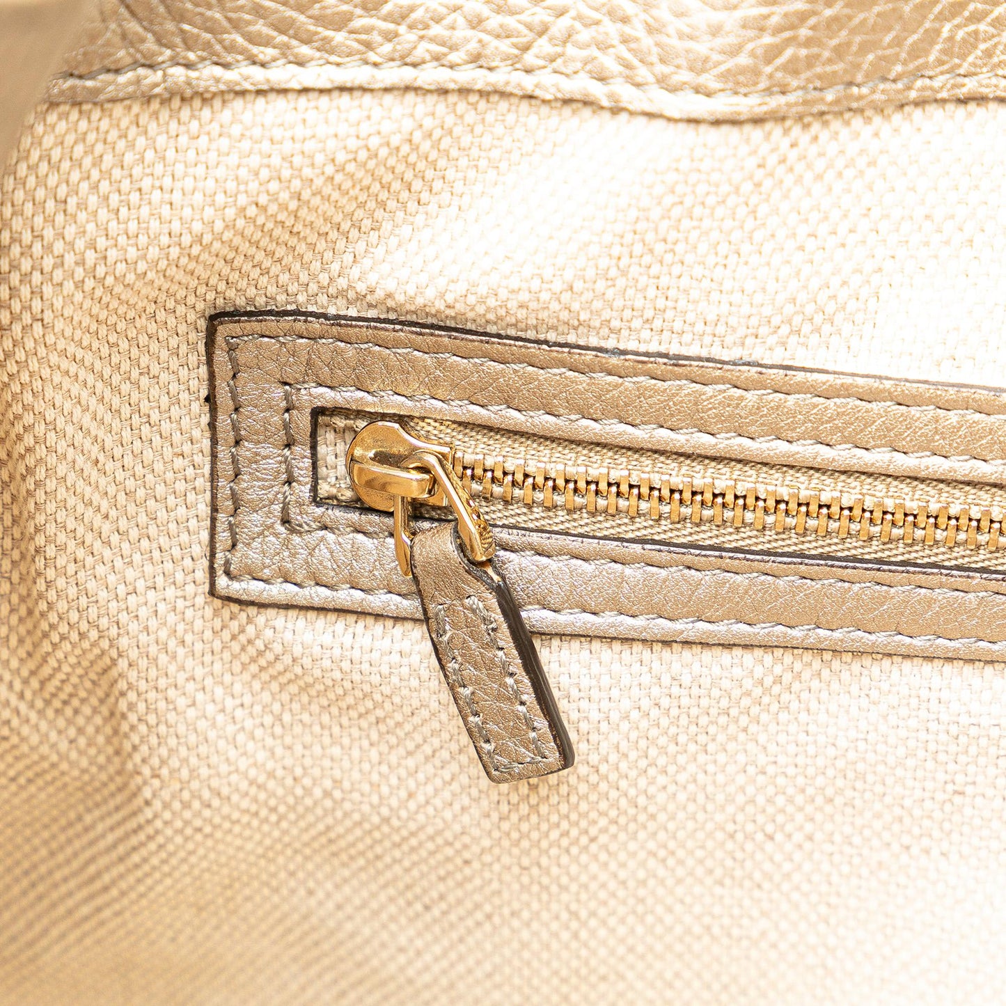 Gucci Medium Leather Soho Chain Tote