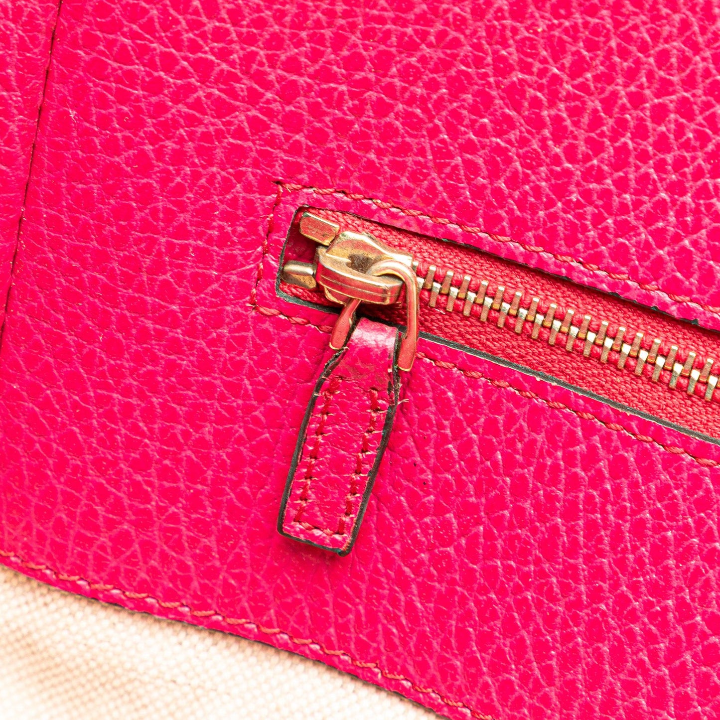 Gucci Medium Leather Swing Tote