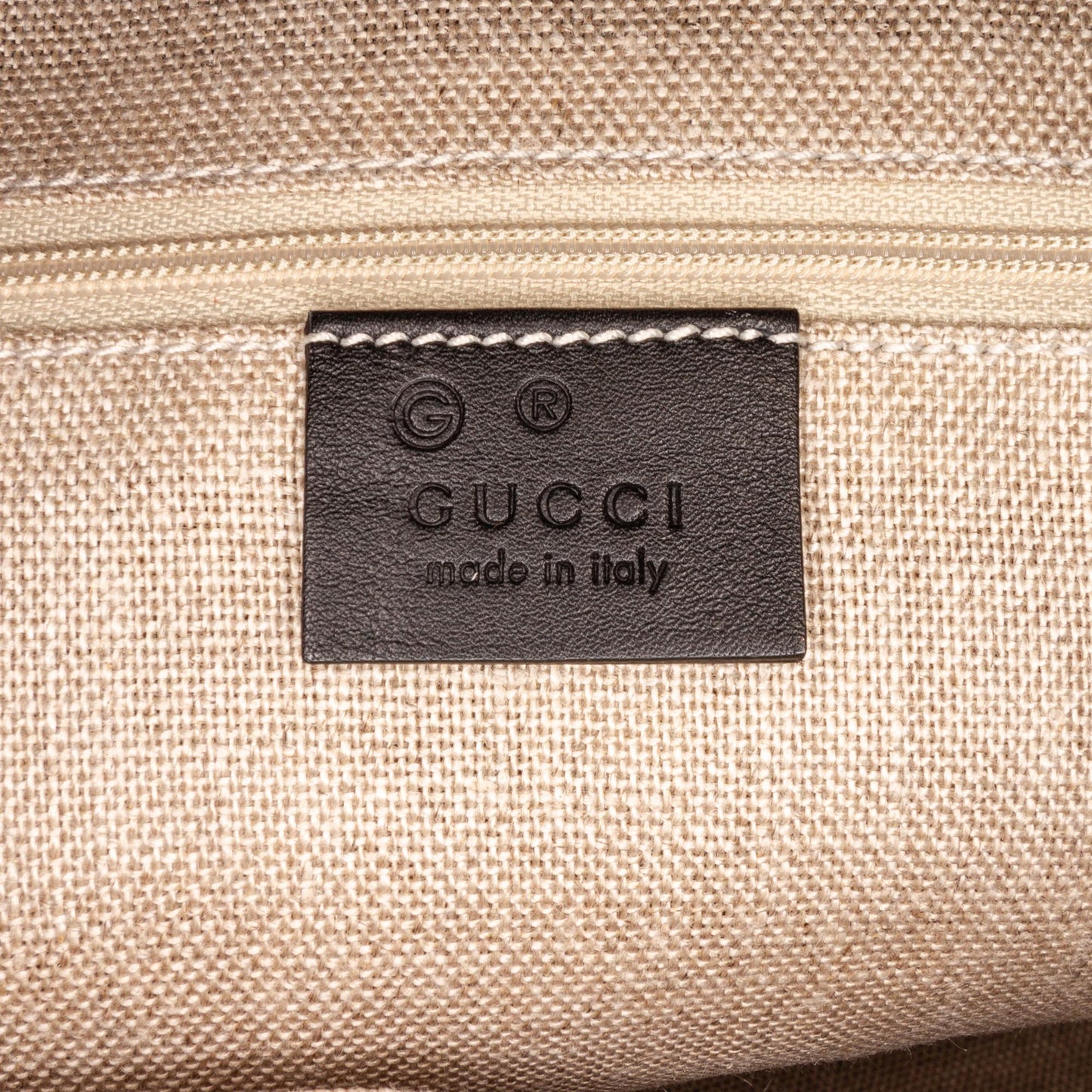 Gucci Medium Microguccissima Dome Satchel (SHG-vT2xcQ)