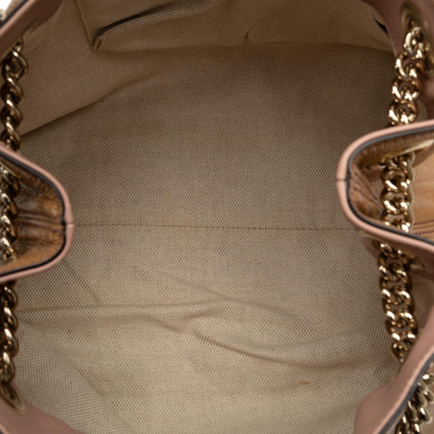 Gucci Medium Patent Soho Chain Tote (SHG-jrt6iJ)