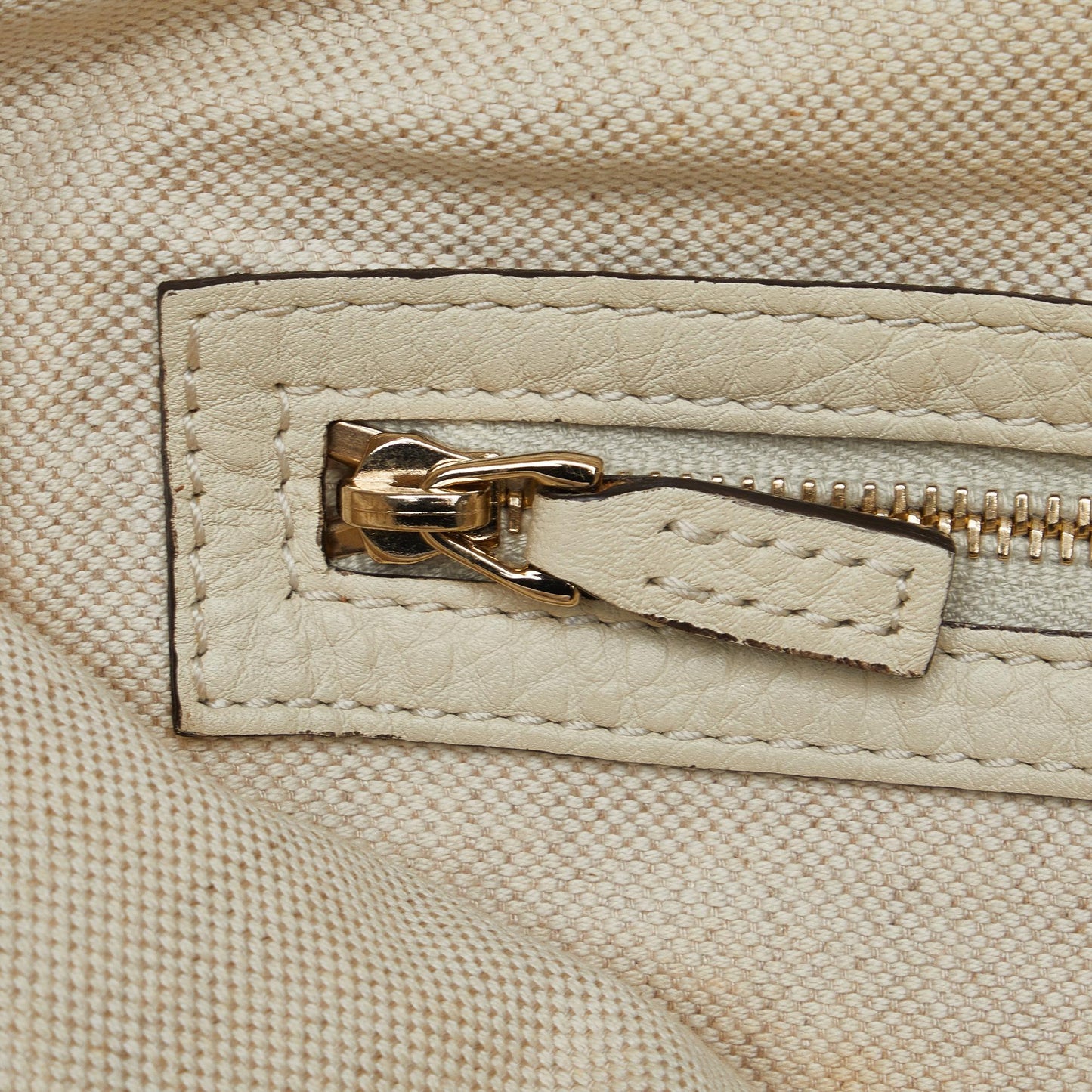 Gucci Medium Raffia Bamboo Shopper Tote (SHG-huzjM4)