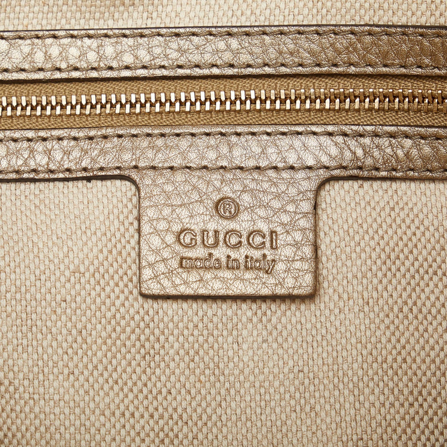 Gucci Medium Soho Chain Tote (SHG-C443qt)