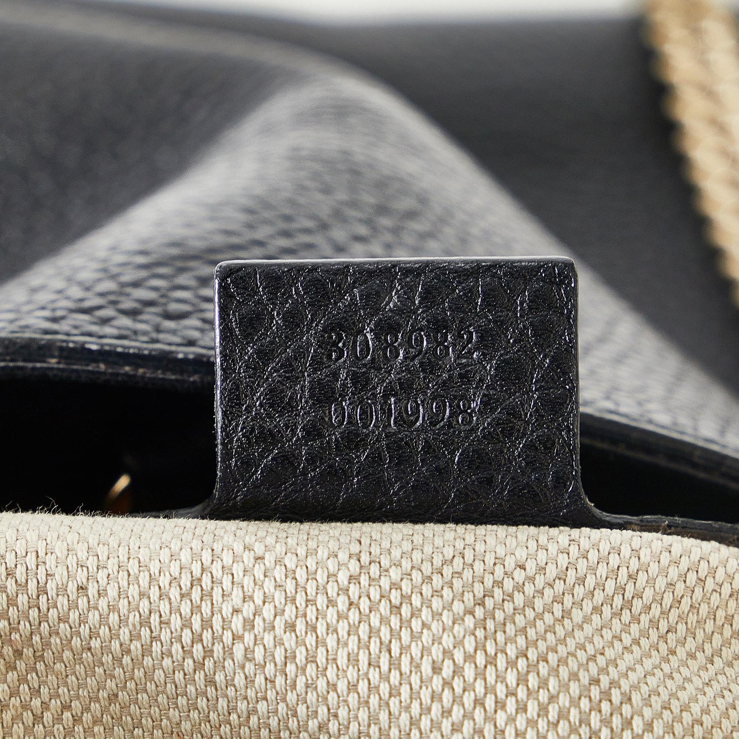 Gucci Medium Soho Chain Tote (SHG-vaekVp)