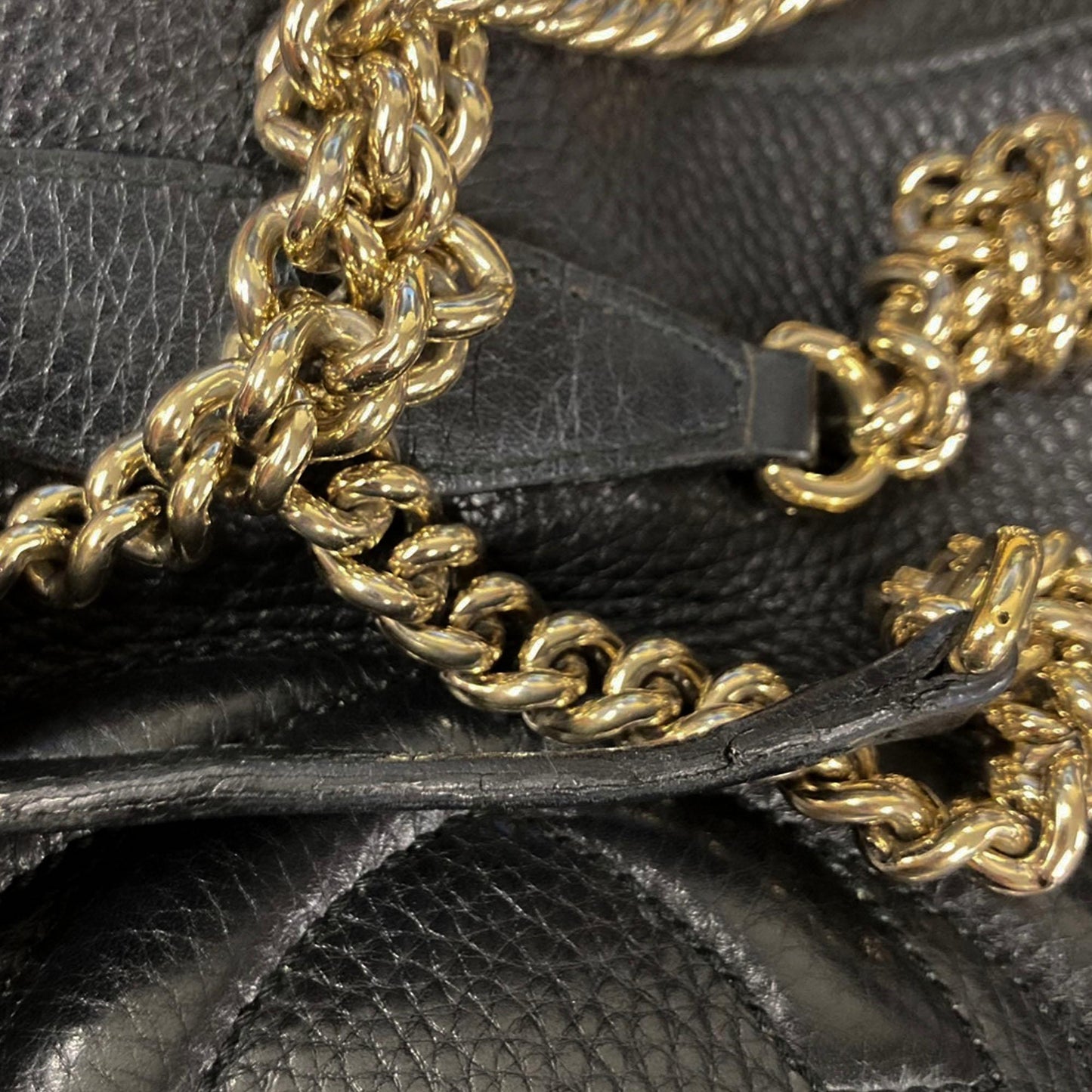 Gucci Medium Soho Chain Tote (SHG-vaekVp)