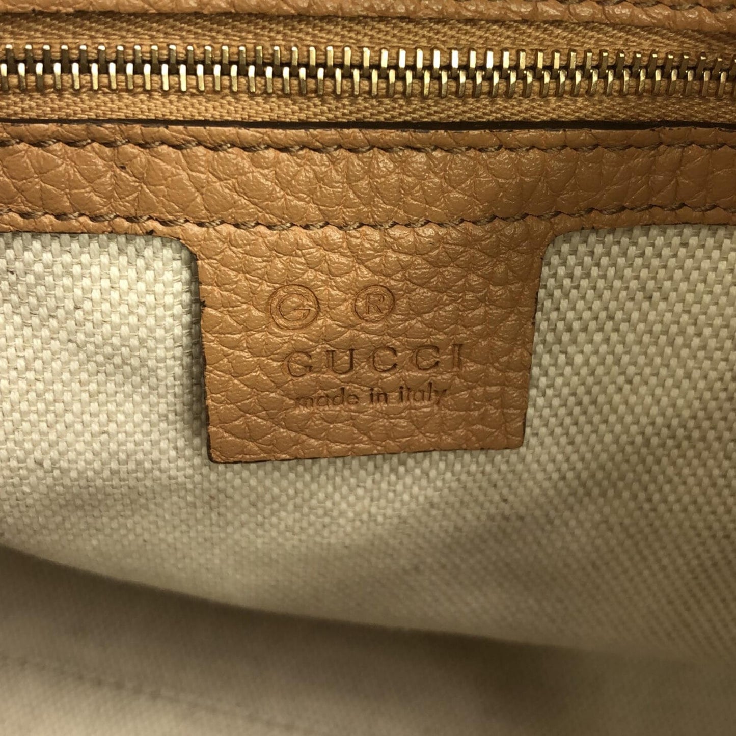 Gucci Medium Soho Chain Tote (SHG-CuLFjb)