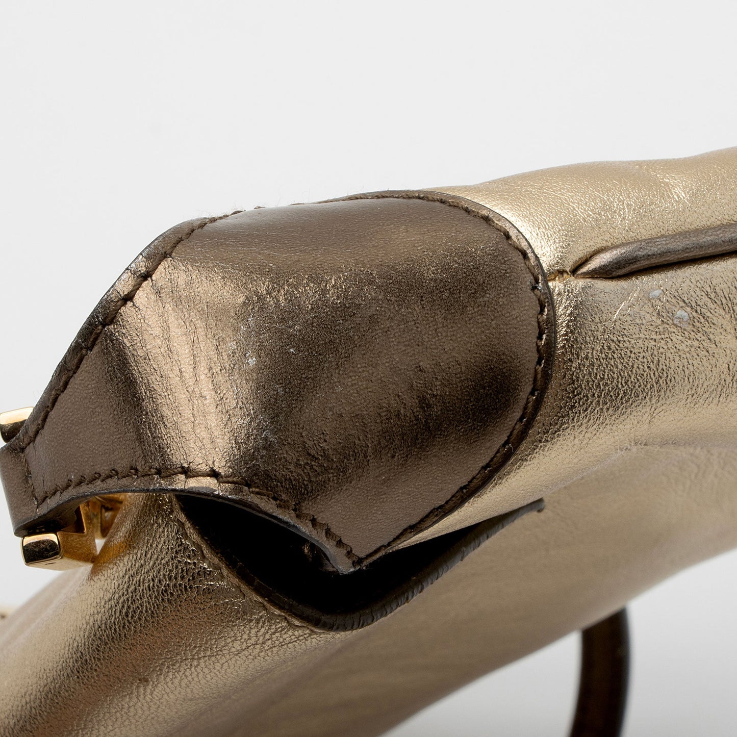 Gucci Metallic Leather Tiger Charm Shoulder Bag (SHF-ltMIAv)