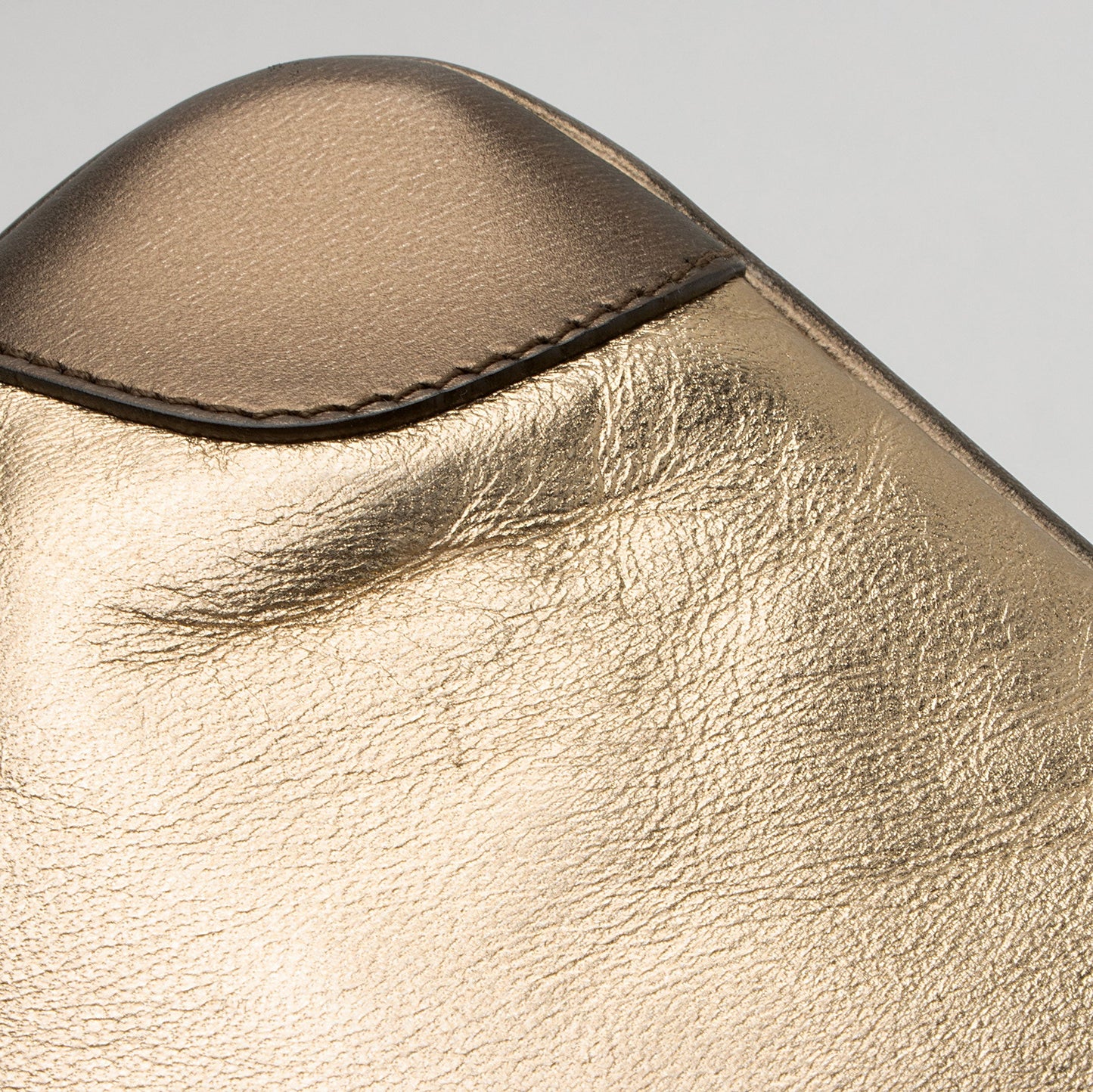 Gucci Metallic Leather Tiger Charm Shoulder Bag (SHF-ltMIAv)