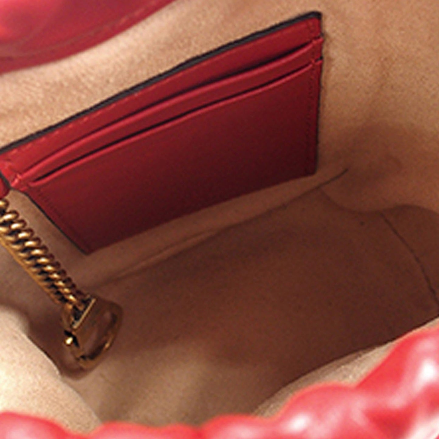 Gucci Mini GG Marmont Matelasse Bucket Bag (SHG-XIRopl)
