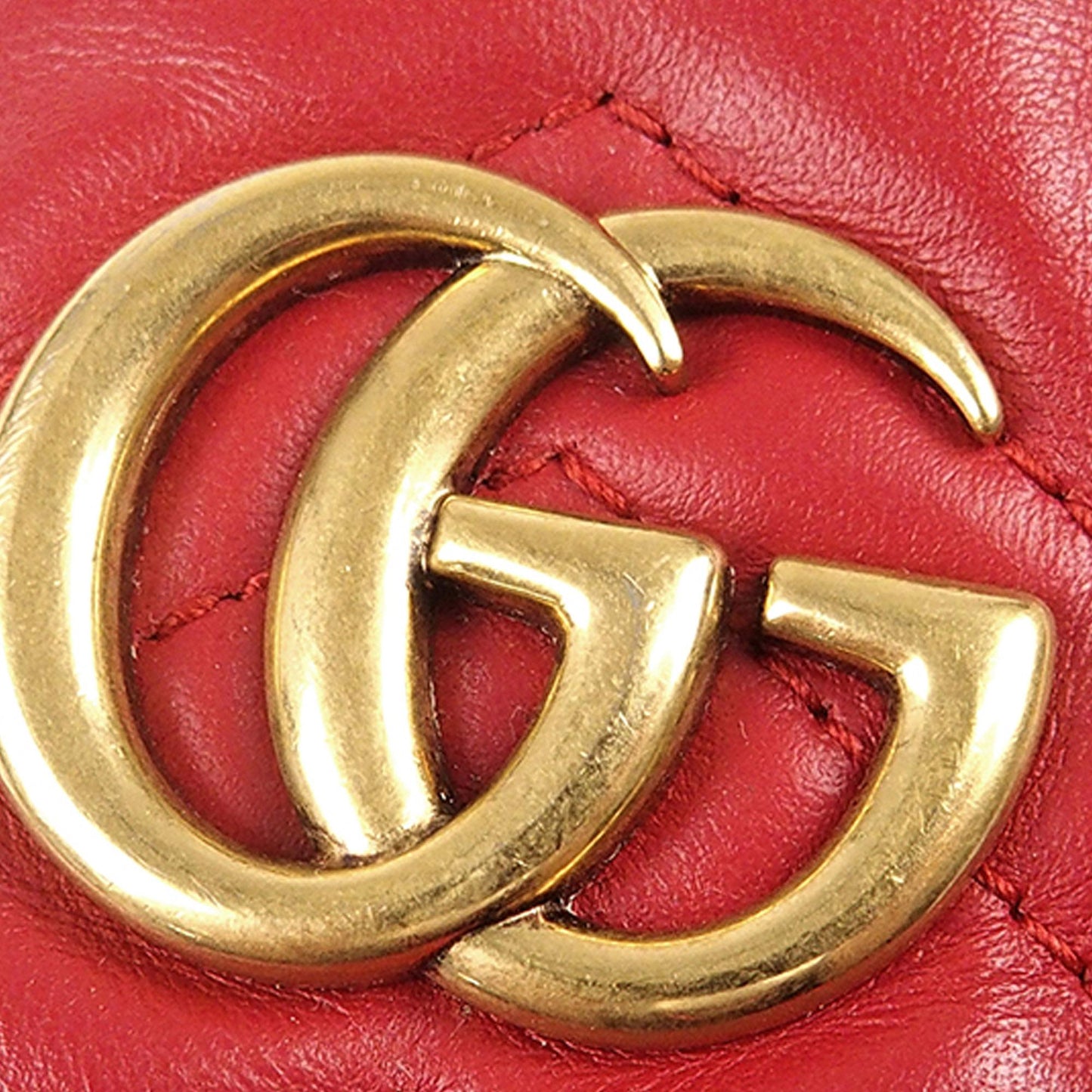 Gucci Mini GG Marmont Matelasse Bucket Bag (SHG-XIRopl)