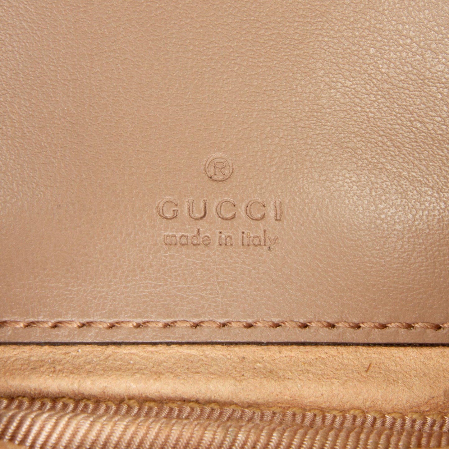 Gucci Mini GG Marmont Matelasse Crossbody (SHG-lhU1gO)