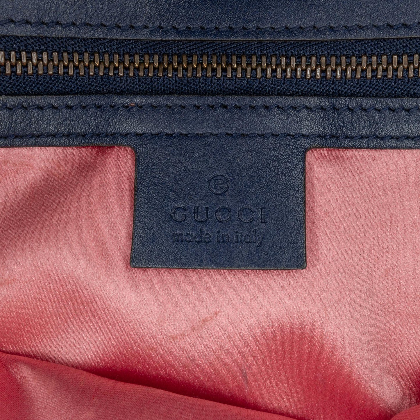 Gucci Mini GG Marmont Matelasse Velvet Crossbody (SHG-J4w2zv)
