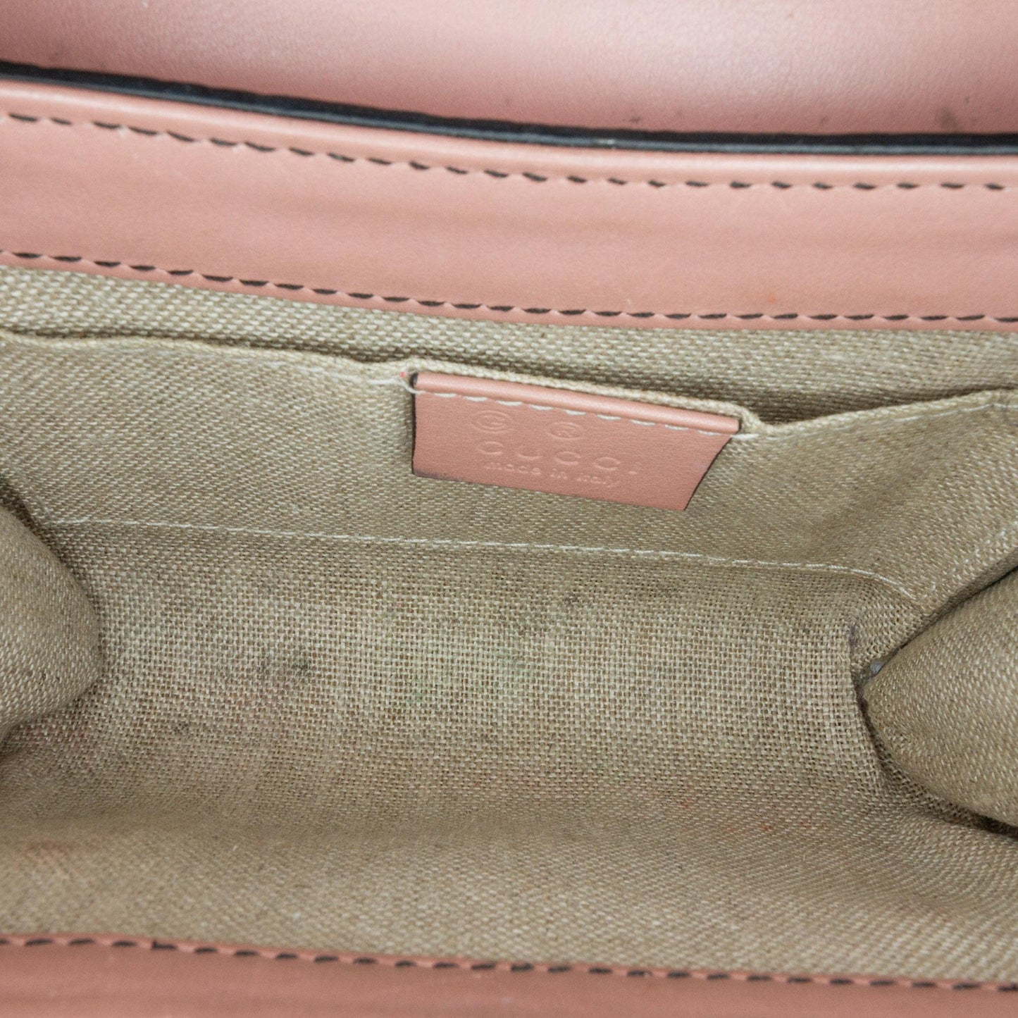 Gucci Mini Microguccissima Emily Crossbody Bag (SHG-KWTiRm)