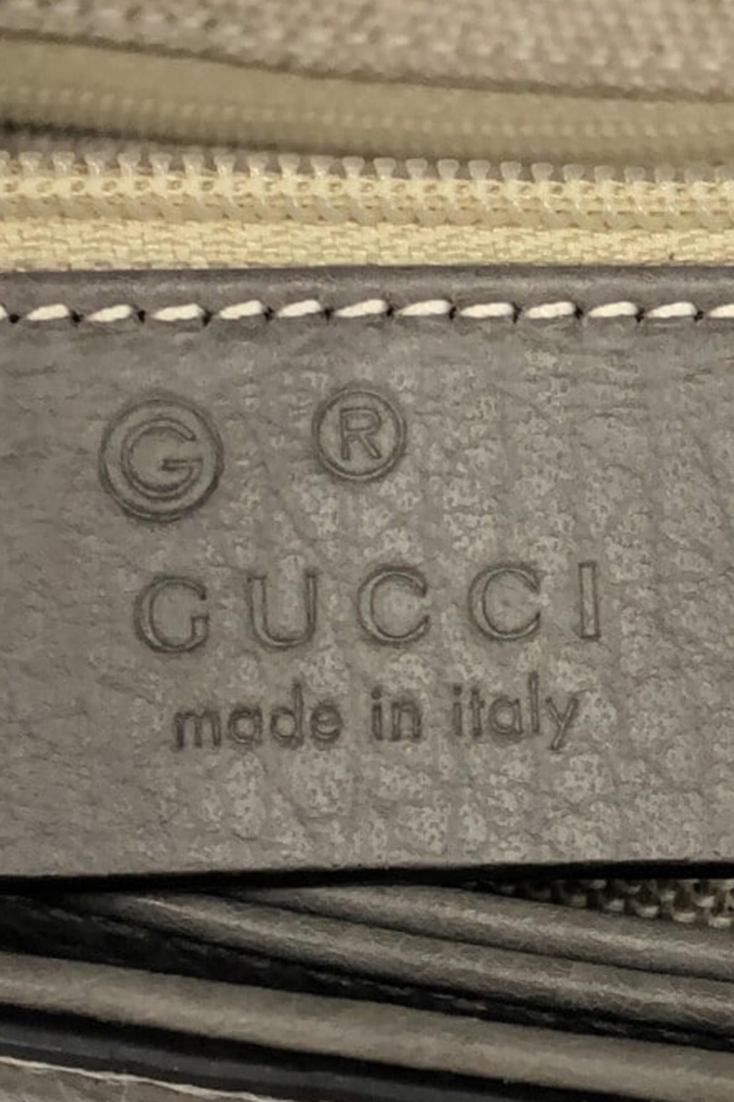 Gucci Small Dollar Calf Interlocking G Top Handle (SHG-Ny8Ay8)