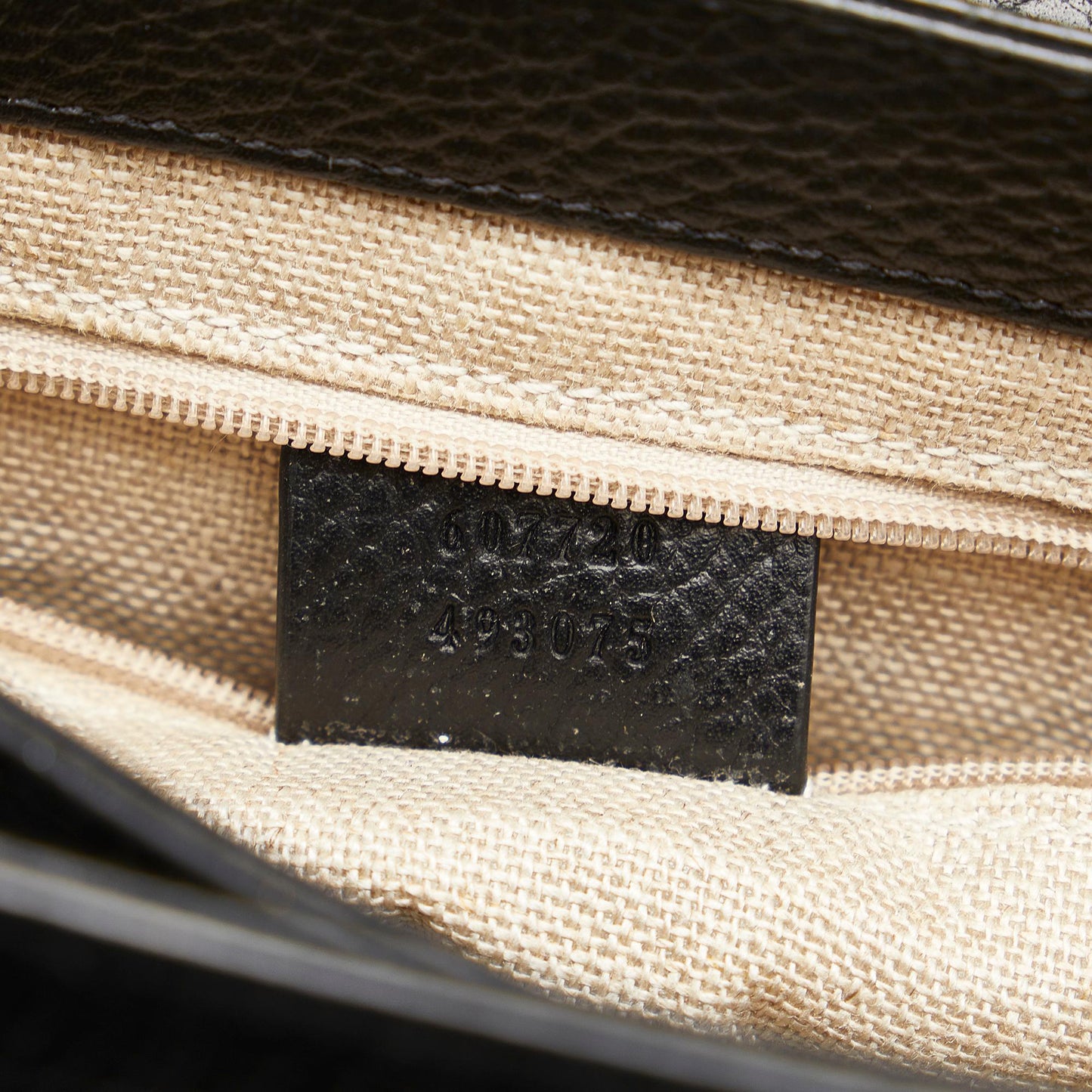 Gucci Small Dollar Interlocking G Crossbody (SHG-zXswTn)