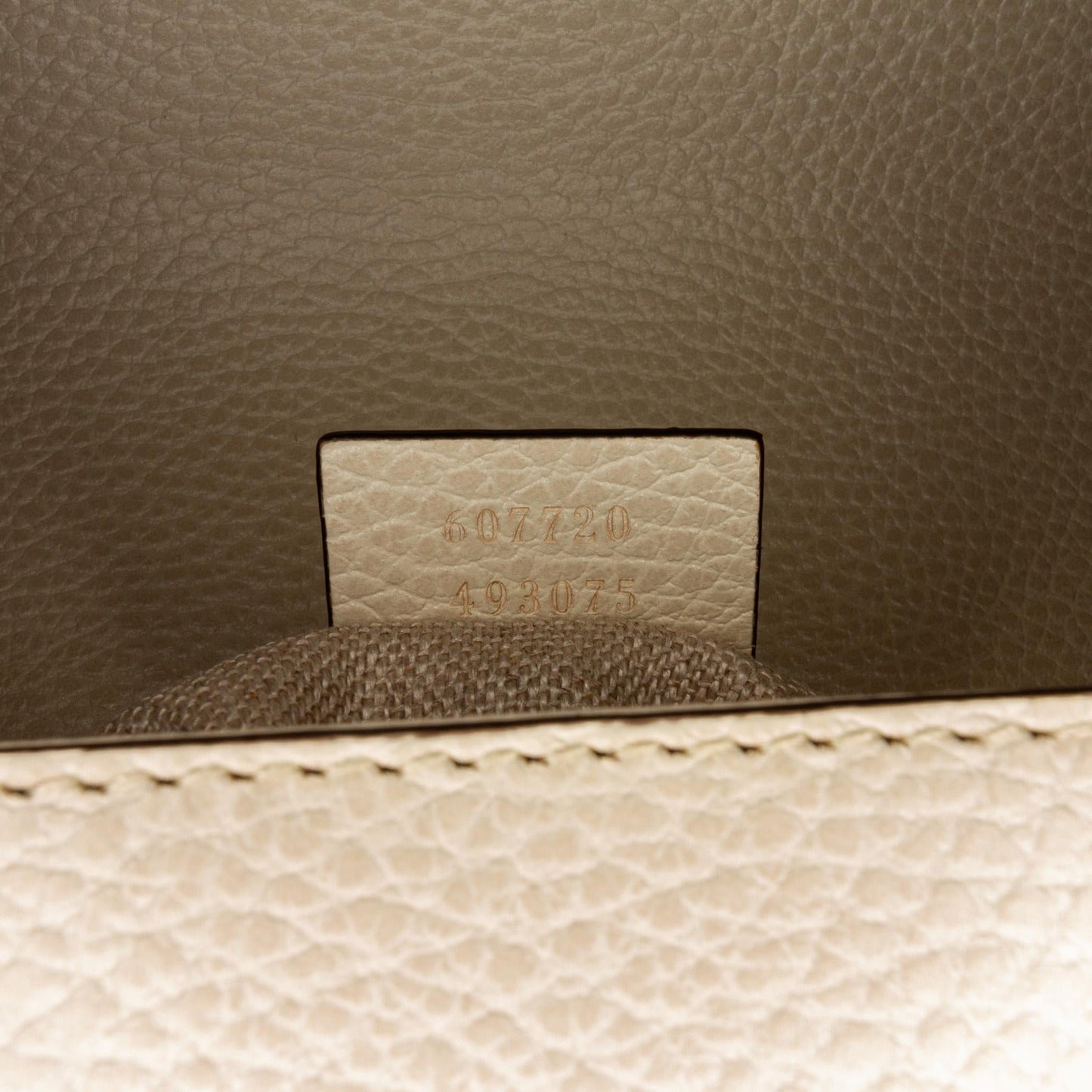 Gucci Small Dollar Interlocking G (SHG-cR7fdl)