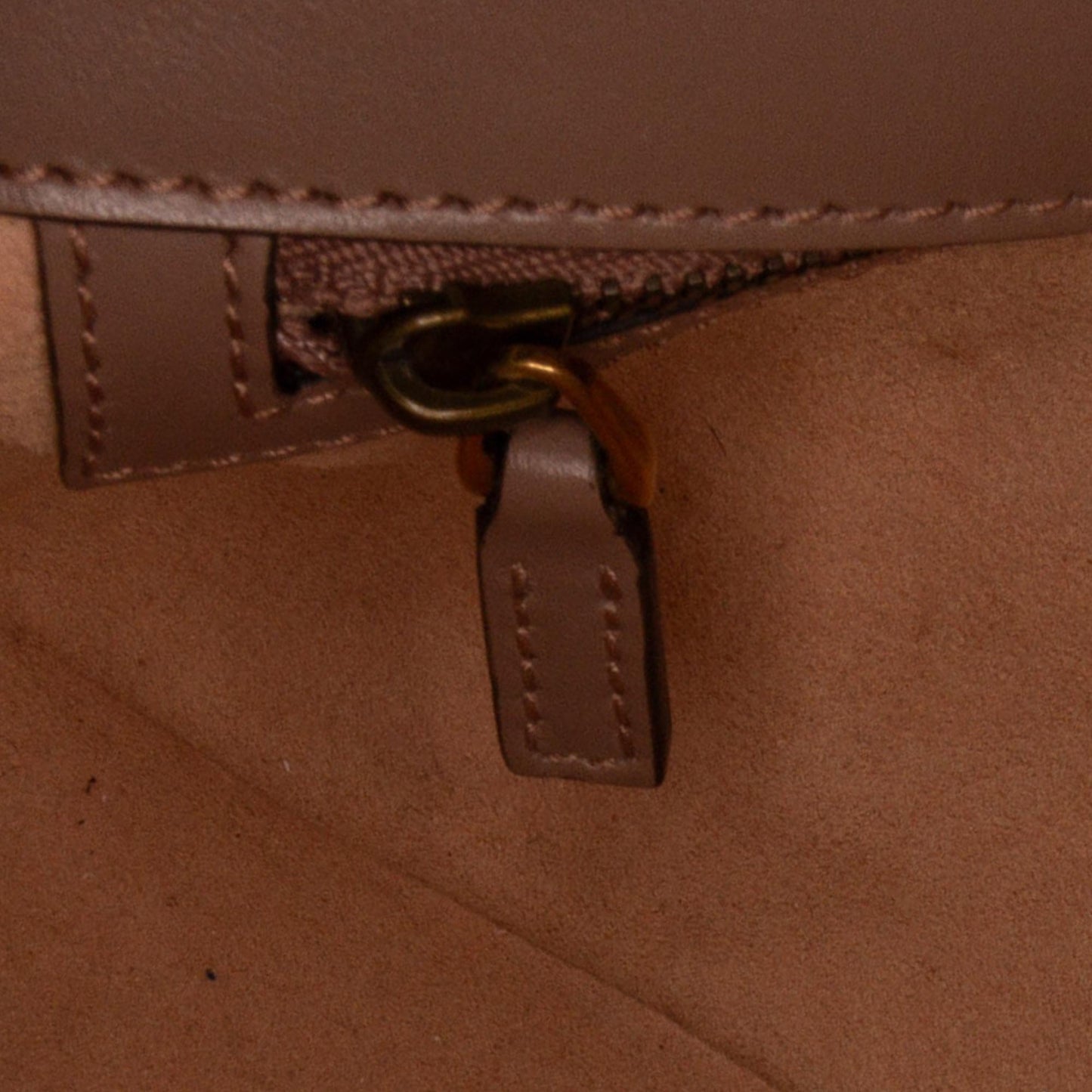 Gucci Small GG Marmont Matelasse Crossbody Bag (SHG-t4eeYH)