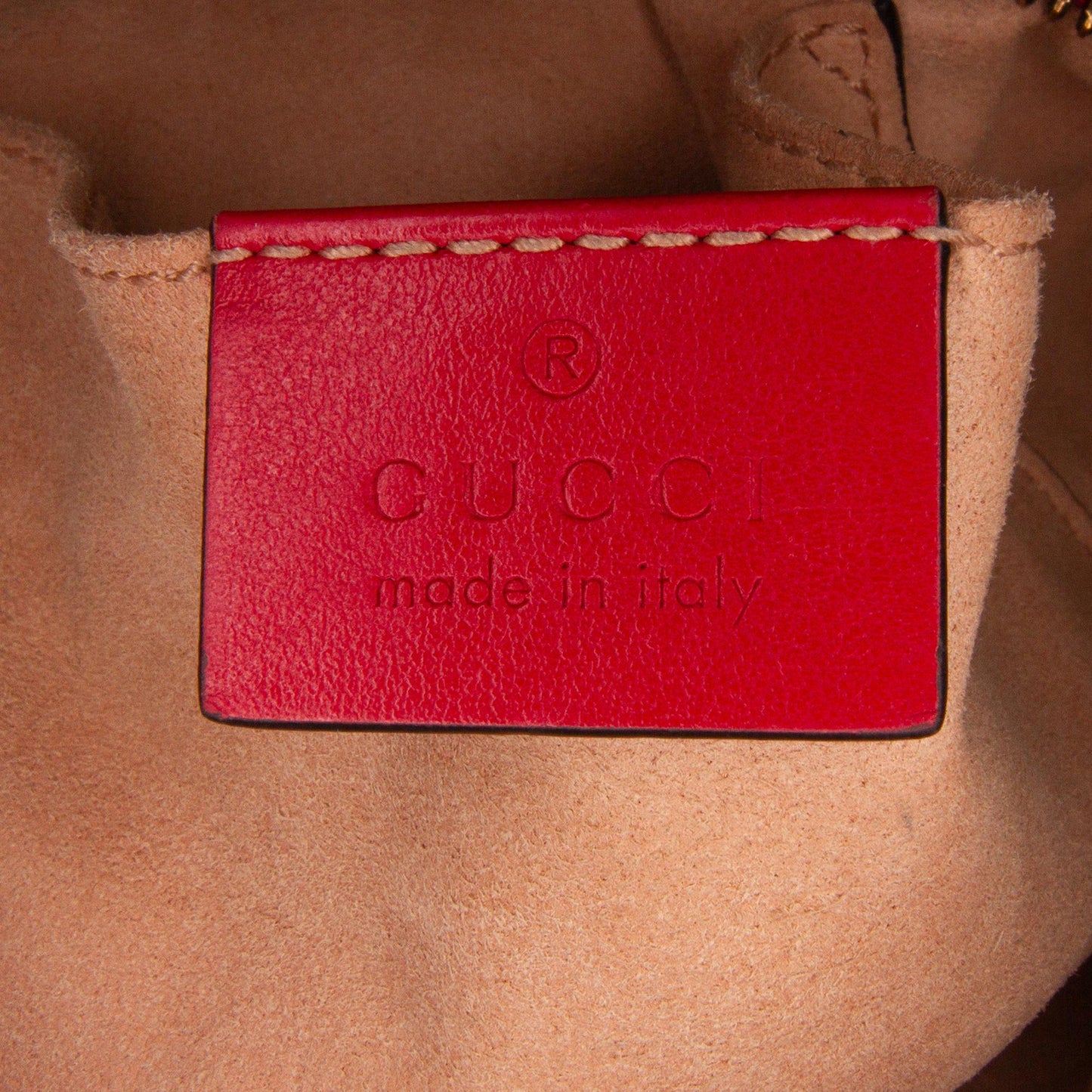 Gucci Small GG Marmont Matelasse Crossbody Bag (SHG-qdj2wc)