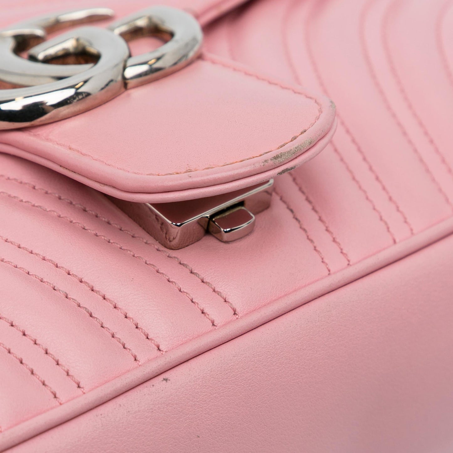 Gucci Small GG Marmont Matelasse Crossbody (SHG-3Rc6Ns)