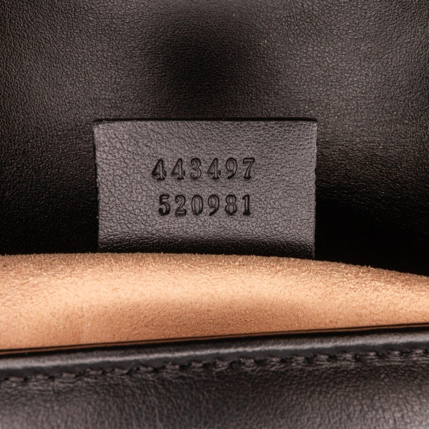 Gucci Small GG Marmont Matelasse Crossbody (SHG-DdfqLM)