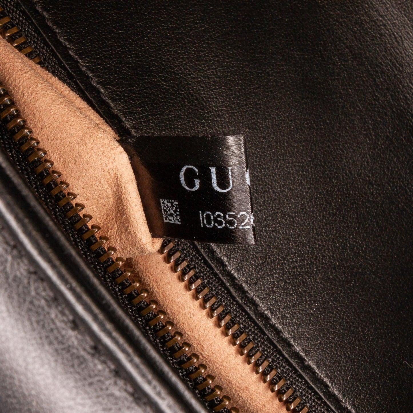 Gucci Small GG Marmont Matelasse Crossbody (SHG-DdfqLM)