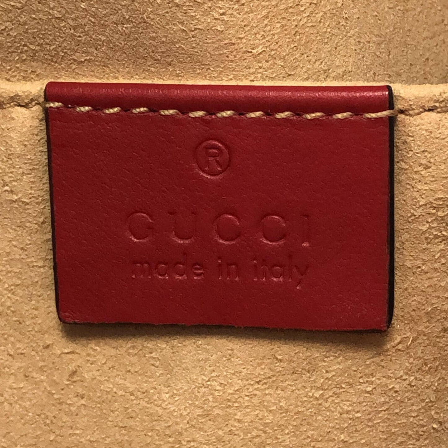 Gucci Small GG Marmont Matelasse Crossbody (SHG-NUxC1I)