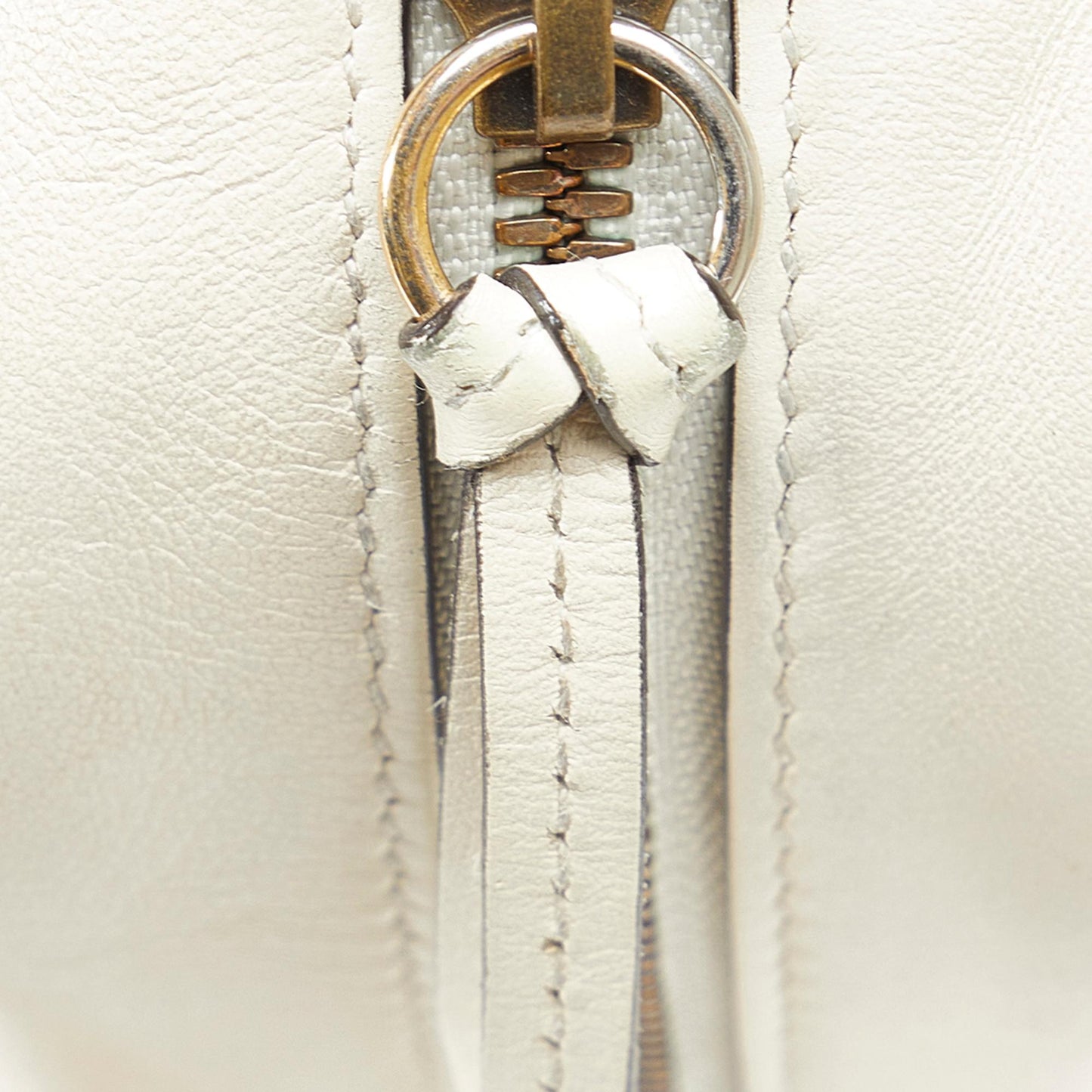 Gucci Small GG Marmont Matelasse Crossbody (SHG-ojfwJO)