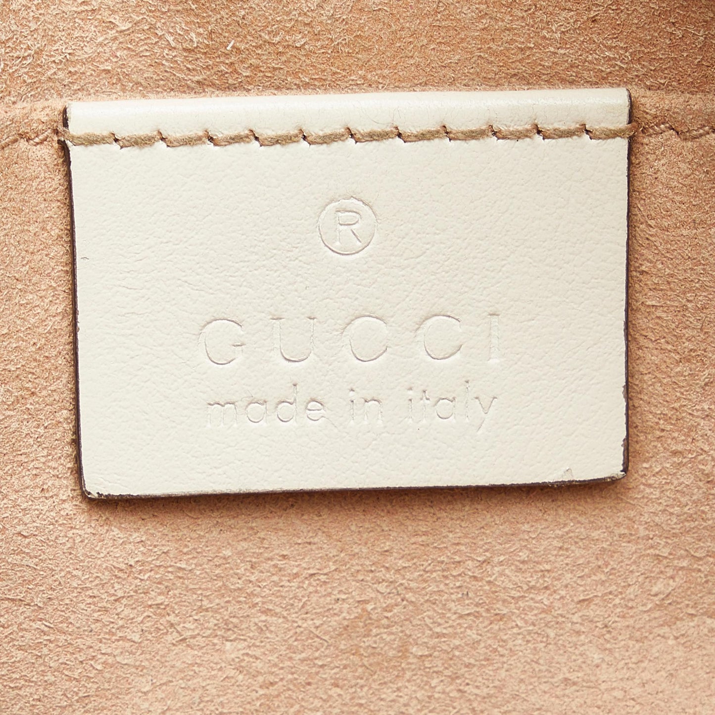 Gucci Small GG Marmont Matelasse Crossbody (SHG-ojfwJO)