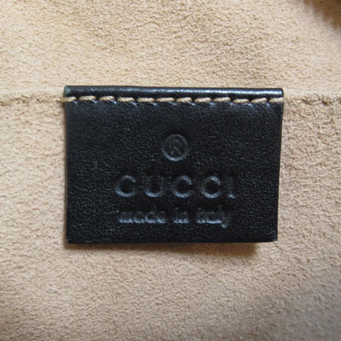 Gucci Small GG Marmont Matelasse Crossbody (SHG-iSK2fG)