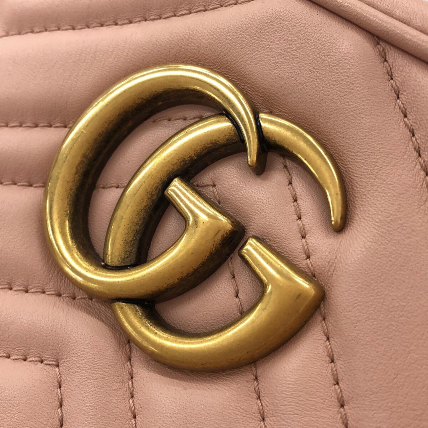 Gucci Small GG Marmont Matelasse Crossbody (SHG-Nzgu8j)