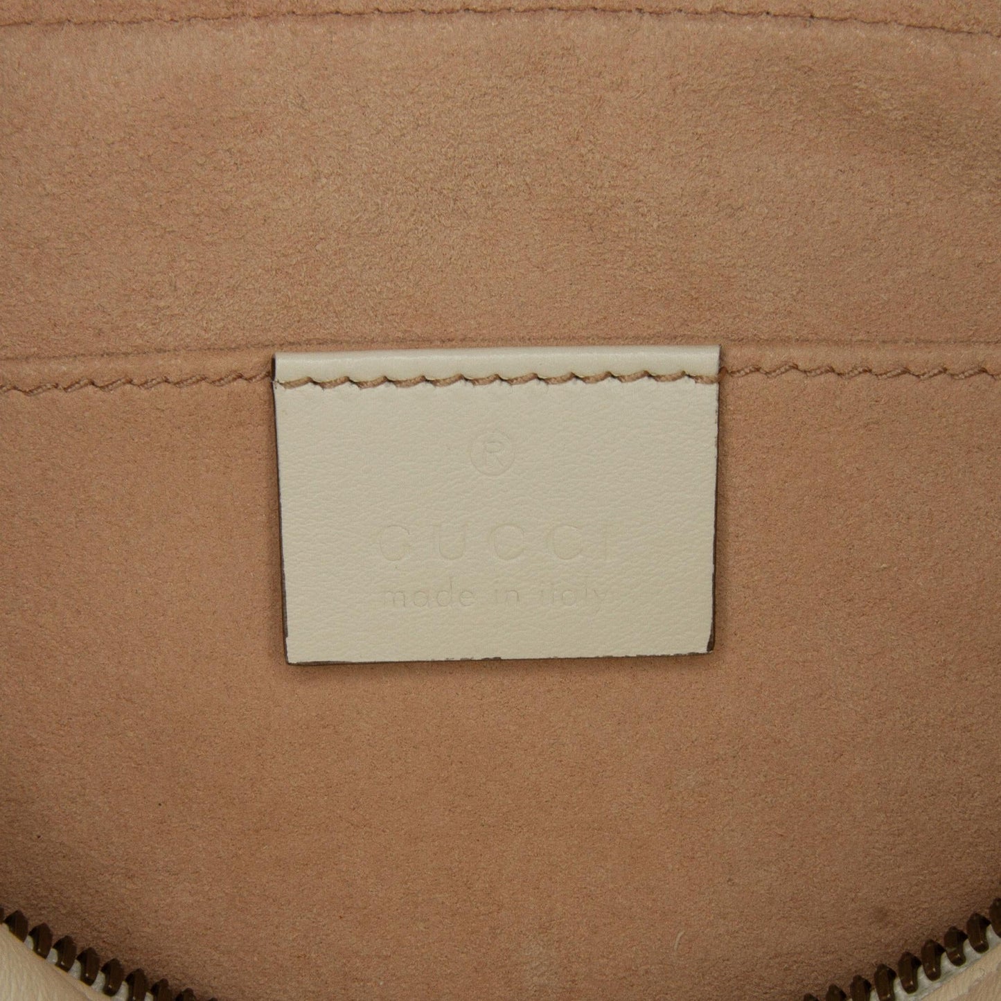 Gucci Small GG Marmont Matelasse Crossbody (SHG-XJh1aH)