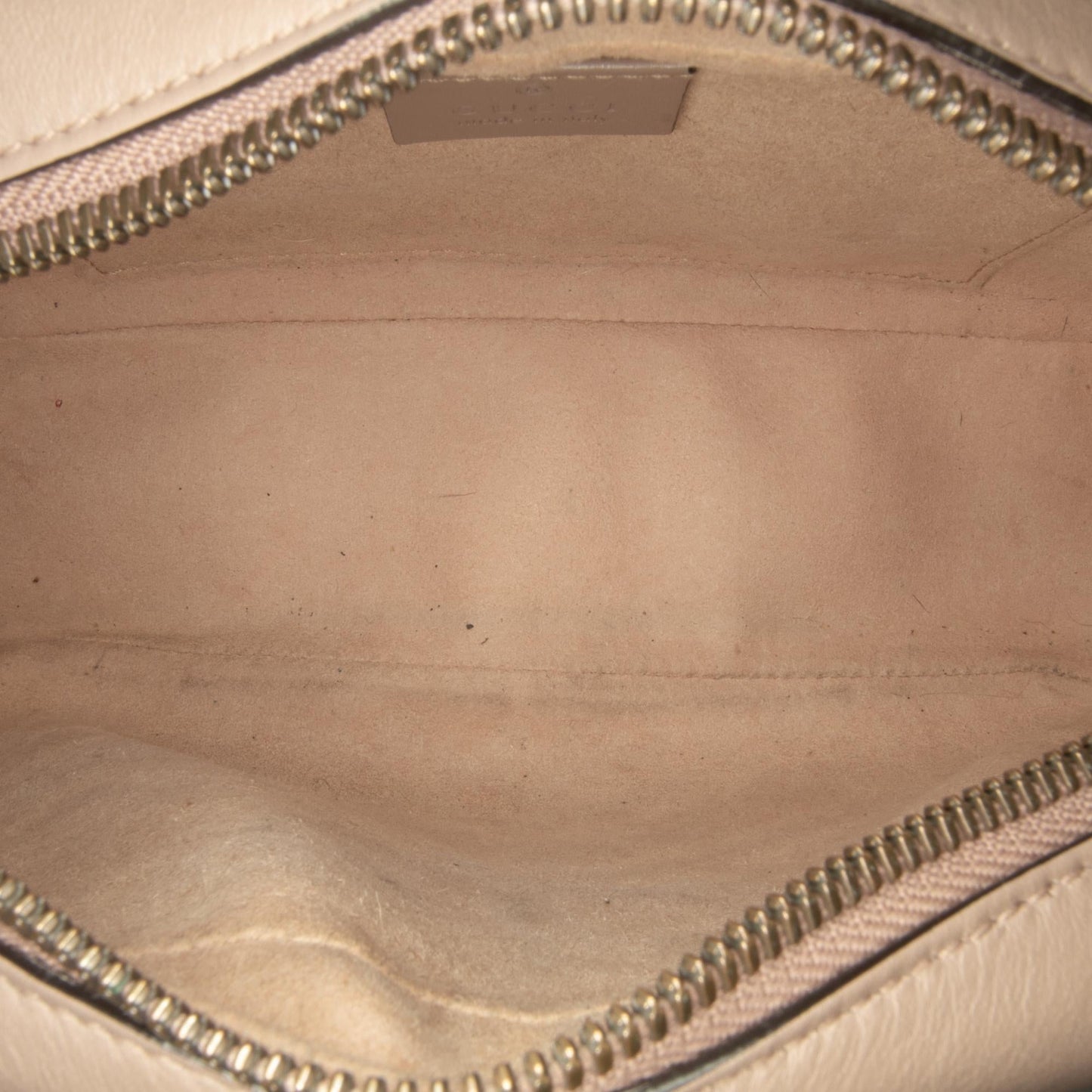Gucci Small GG Marmont Matelasse Crossbody (SHG-g9CwWf)
