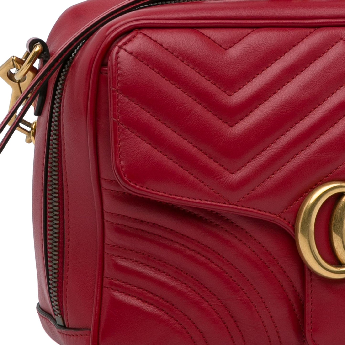 Gucci Small GG Marmont Matelasse Top Handle (SHG-hNCArE)