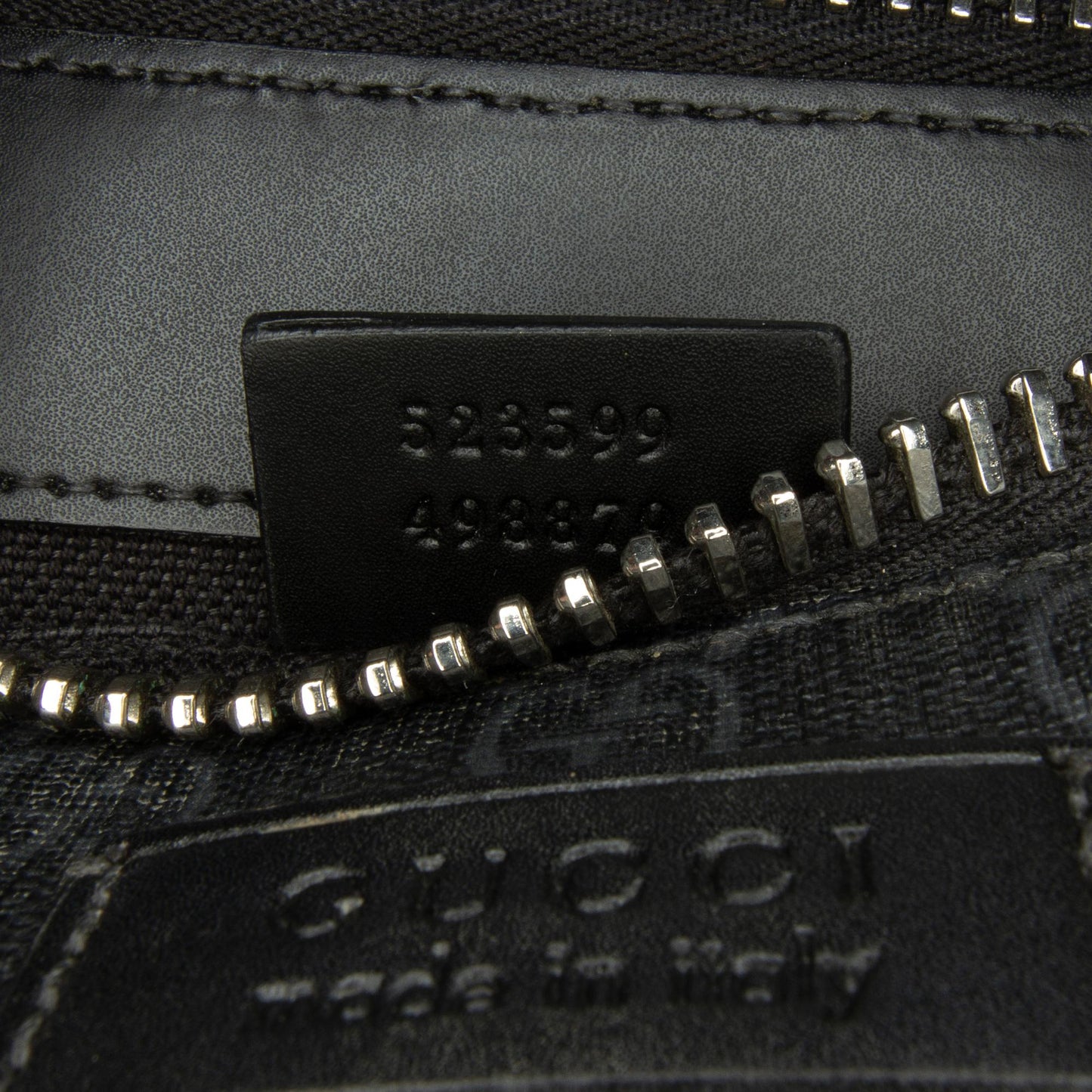 Gucci Small GG Supreme Web Crossbody (SHG-gvXh7Y)