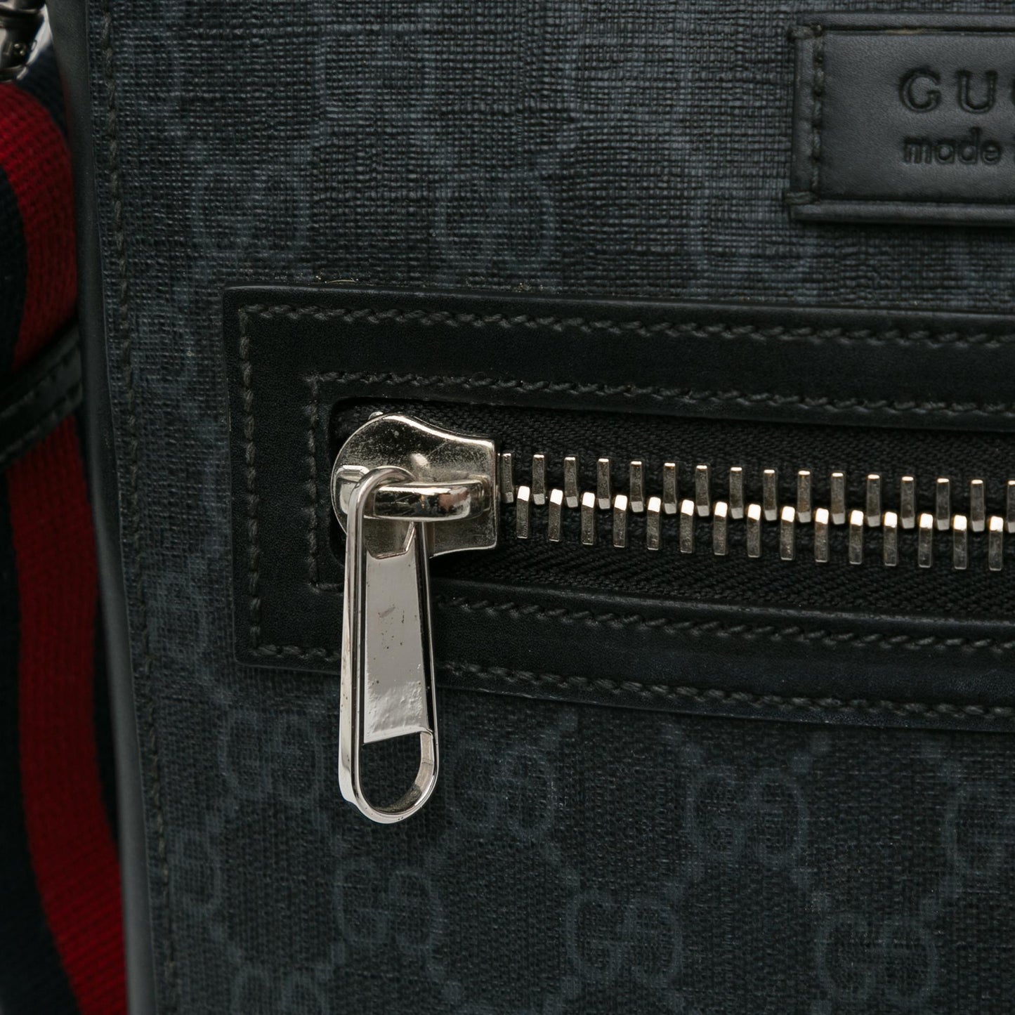Gucci Small GG Supreme Web Crossbody (SHG-gvXh7Y)