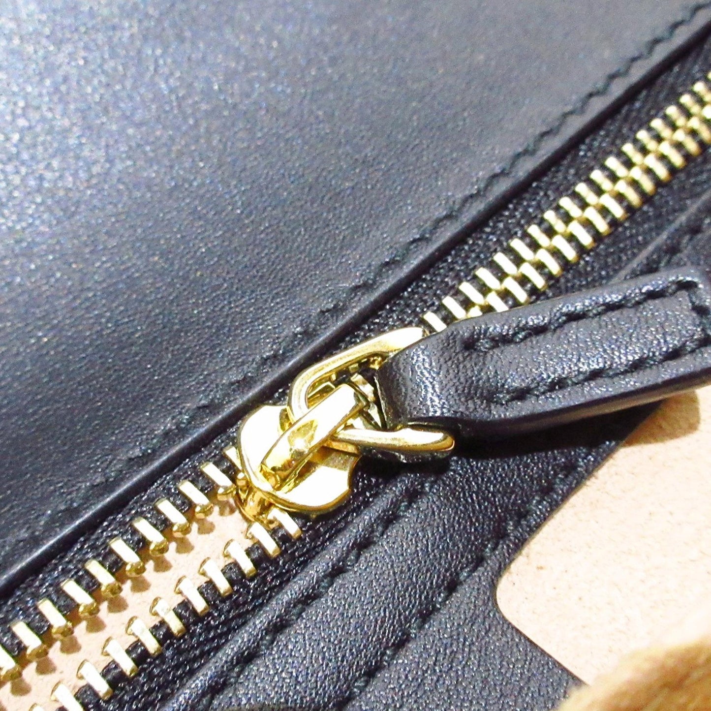 Gucci Small GG Velvet Sylvie Crossbody (SHG-UdhlJD)