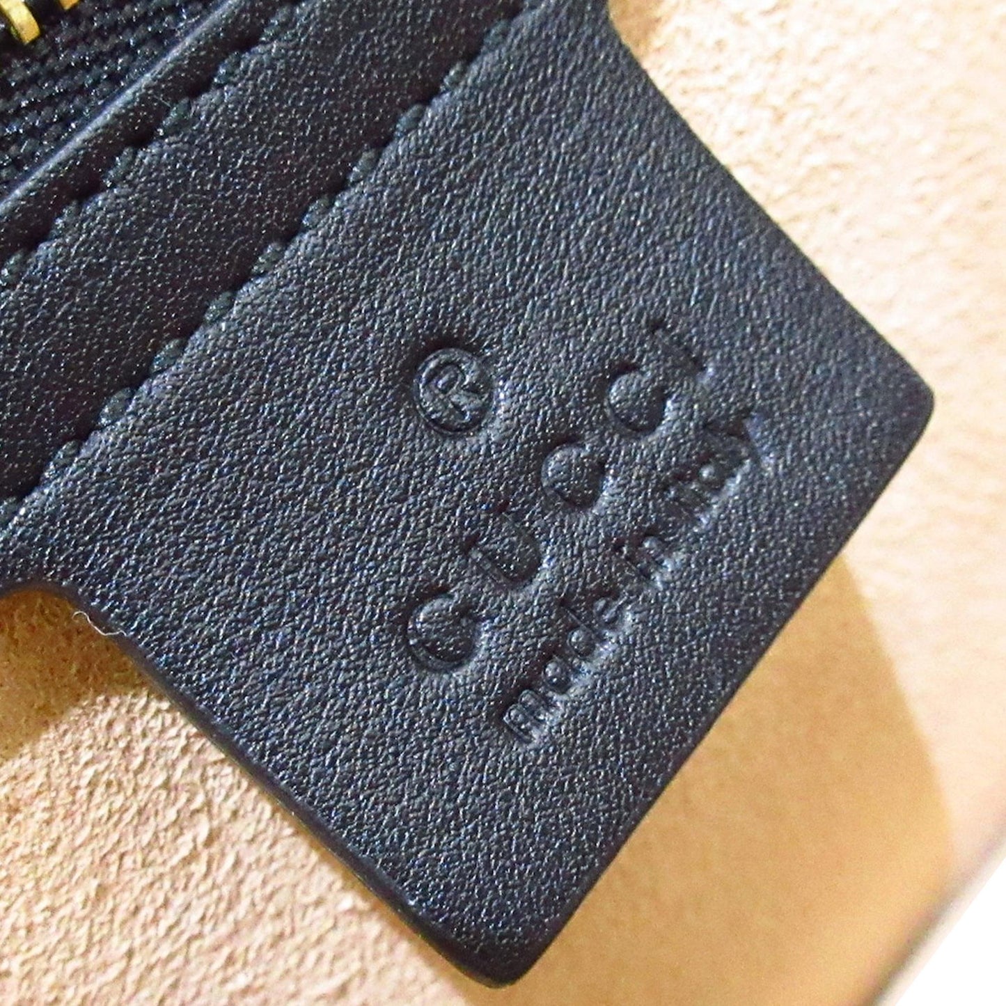 Gucci Small GG Velvet Sylvie Crossbody (SHG-UdhlJD)
