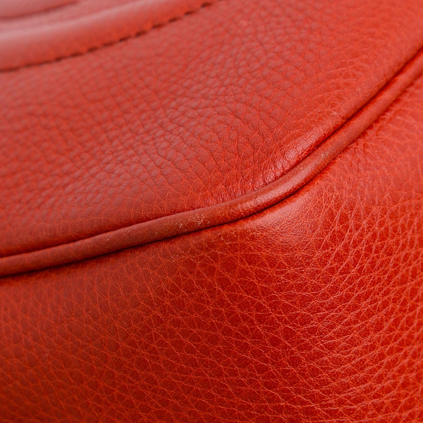 Gucci Small Leather Soho Disco Crossbody (SHG-FzQeKi)