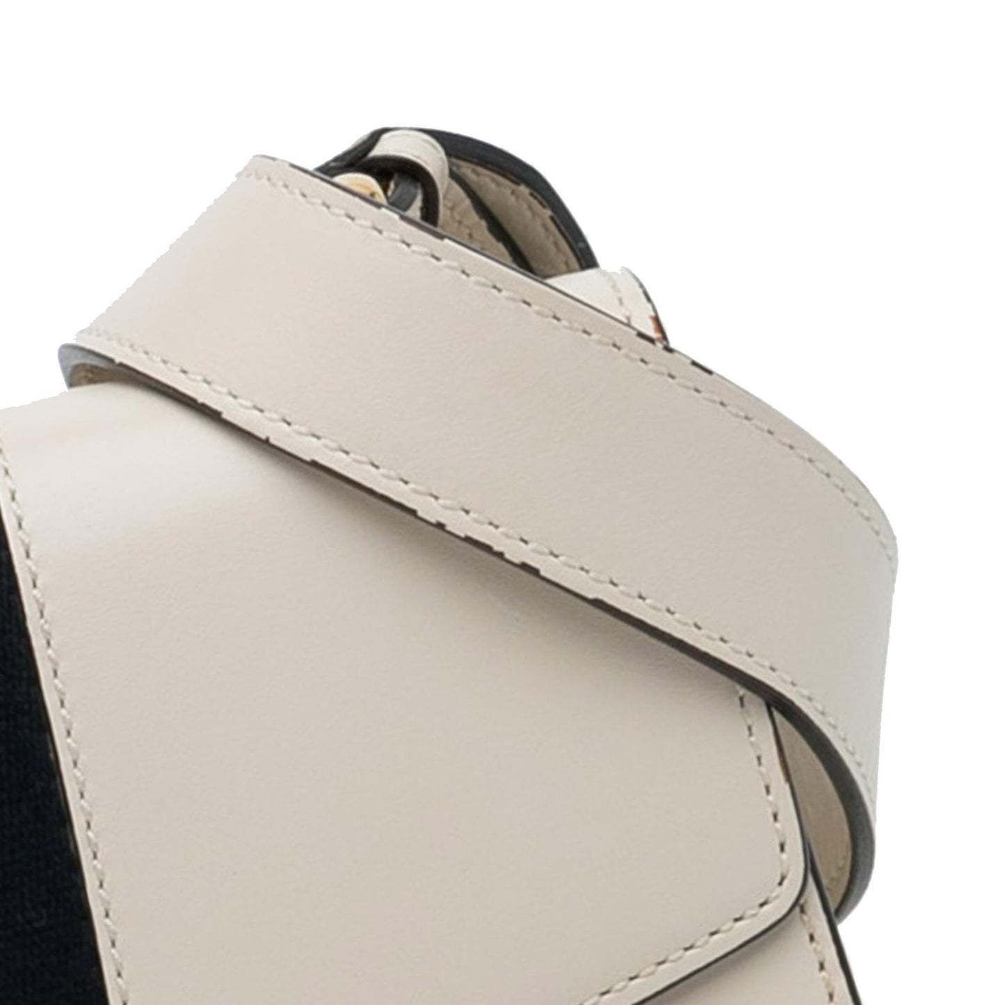 Gucci Small Sylvie Shoulder Bag (SHG-PKvTHd)