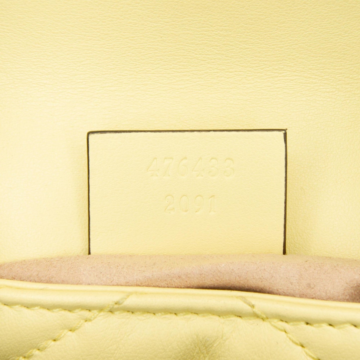 Gucci Super Mini GG Marmont Matelasse Crossbody Bag (SHG-09ddxk)