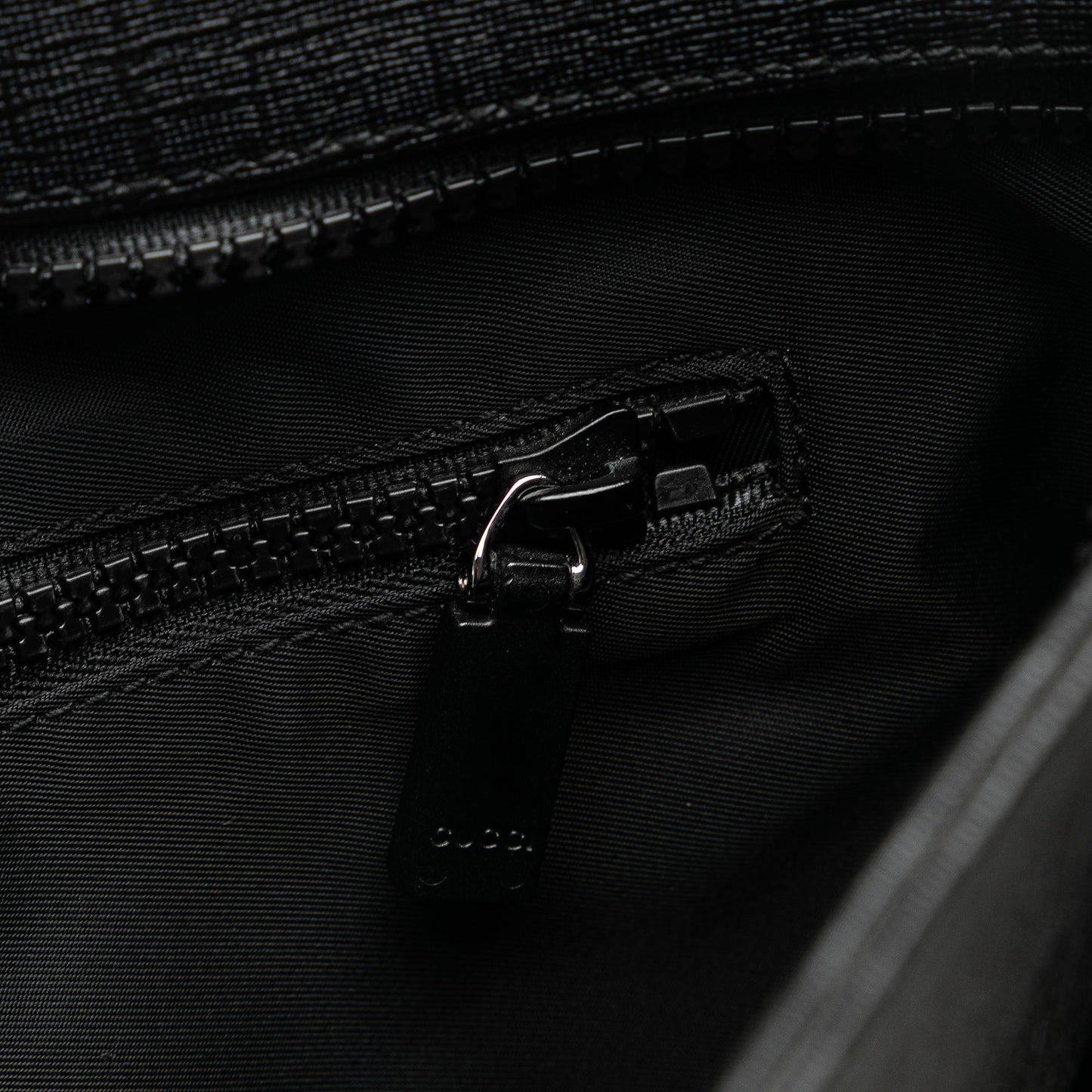 Gucci Trademark Logo Crossbody (SHG-f14qOg)