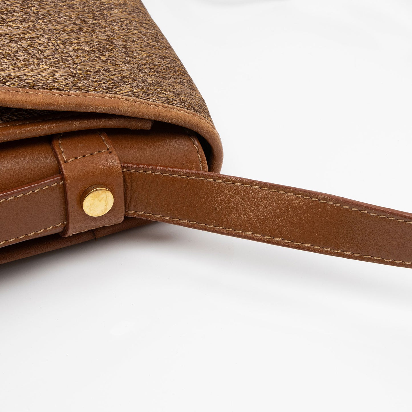 Gucci Vintage Jacquard Leather Logo Crossbody (SHF-cj8YjA)