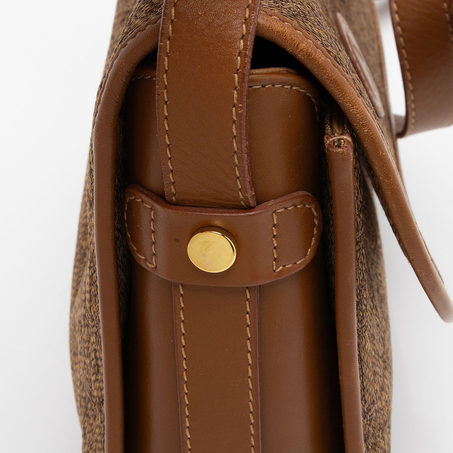 Gucci Vintage Jacquard Leather Logo Crossbody (SHF-cj8YjA)