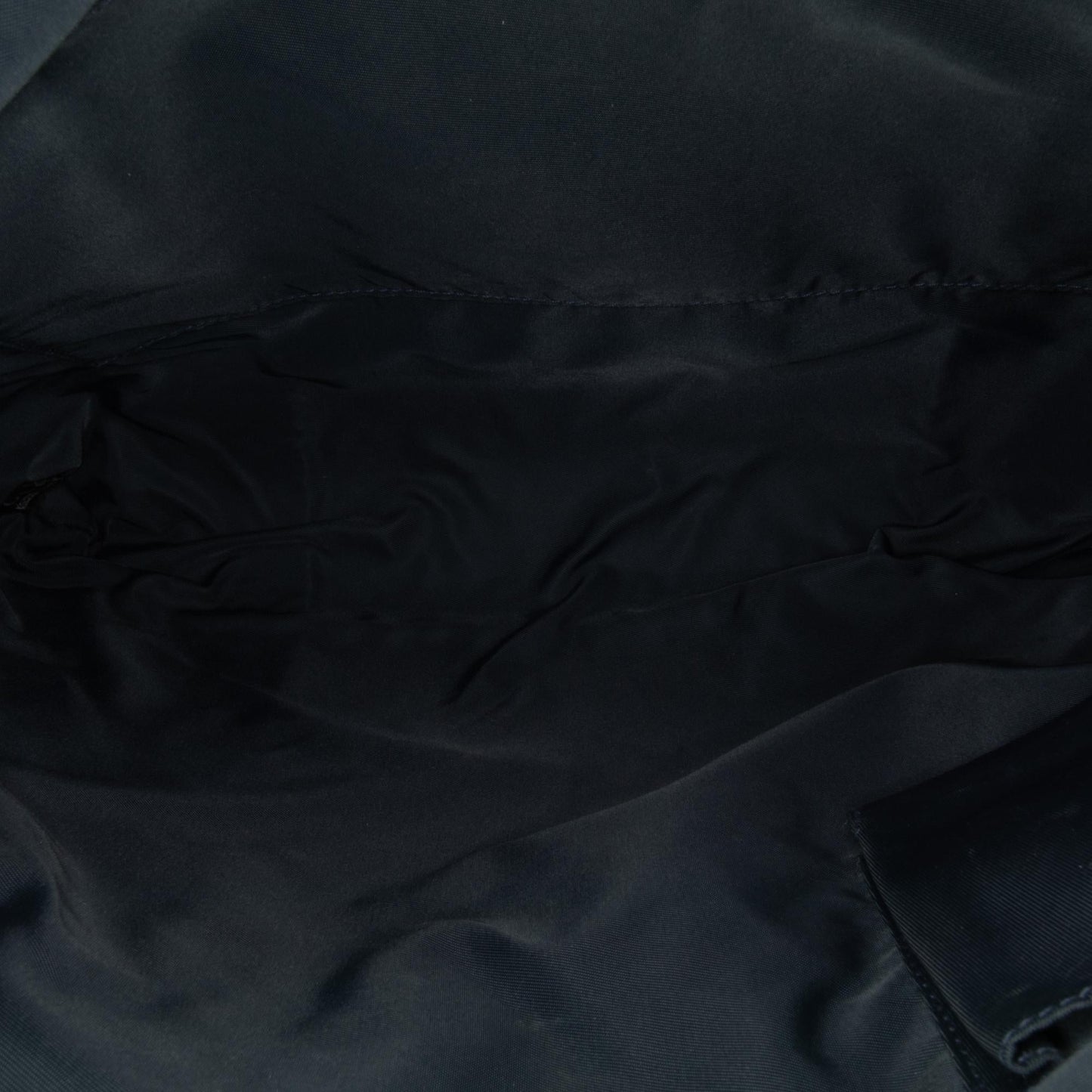 Gucci Web Crest Nylon Crossbody (SHG-RAJYVJ)