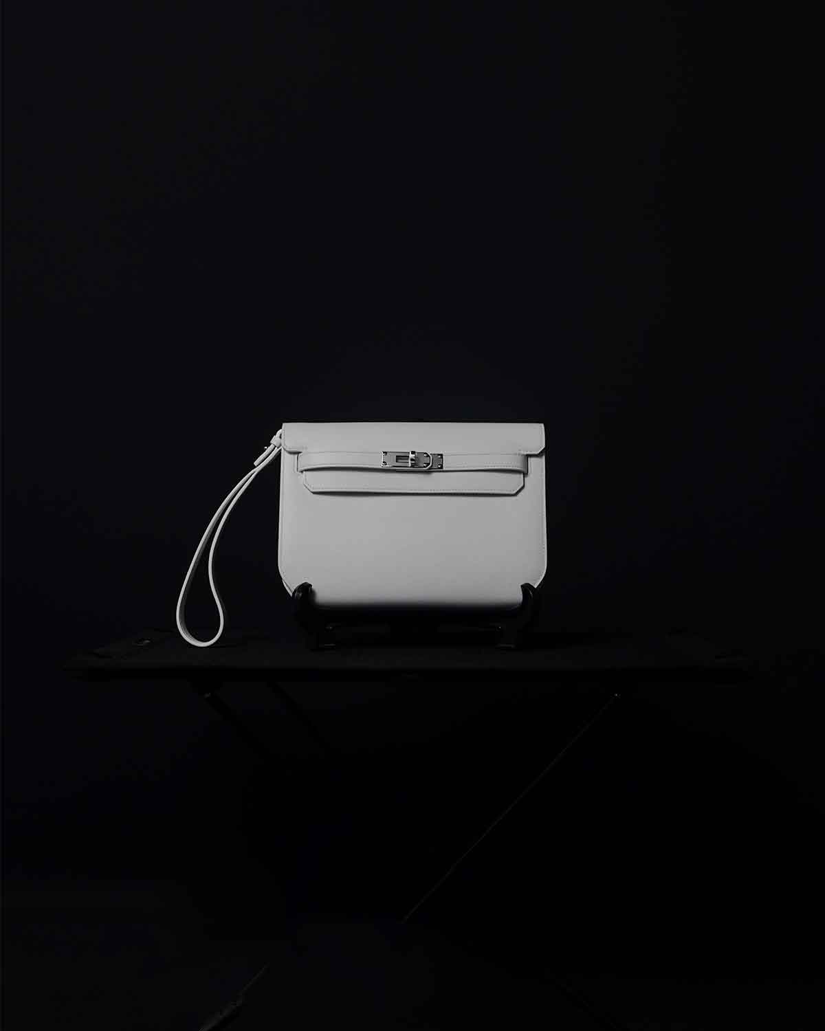 Hermes Kelly Depeche 25 Pouch white / Silver