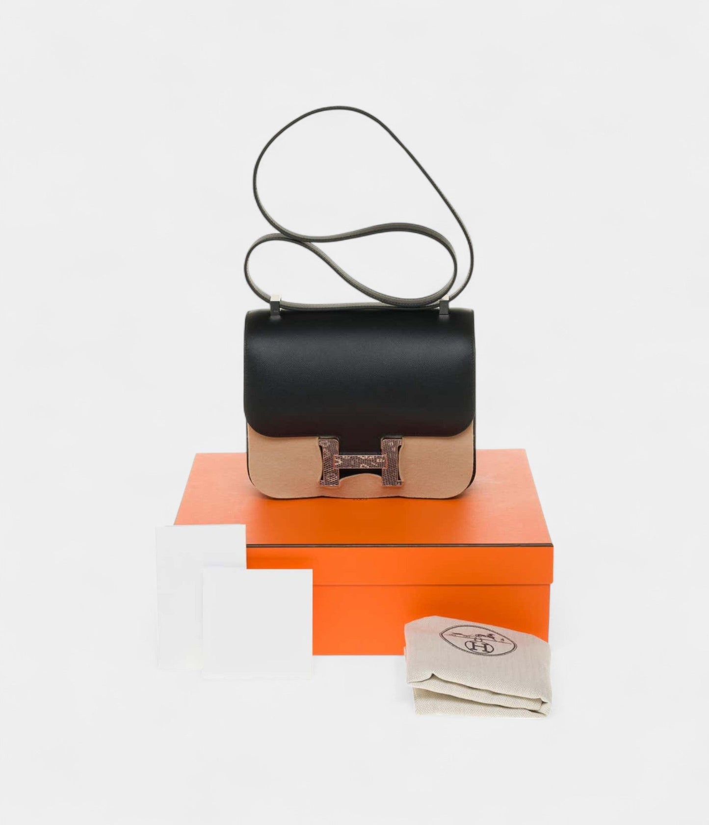 Hermes Constance 24 shoulder bag in black Madame calf and Clasp in Lizard