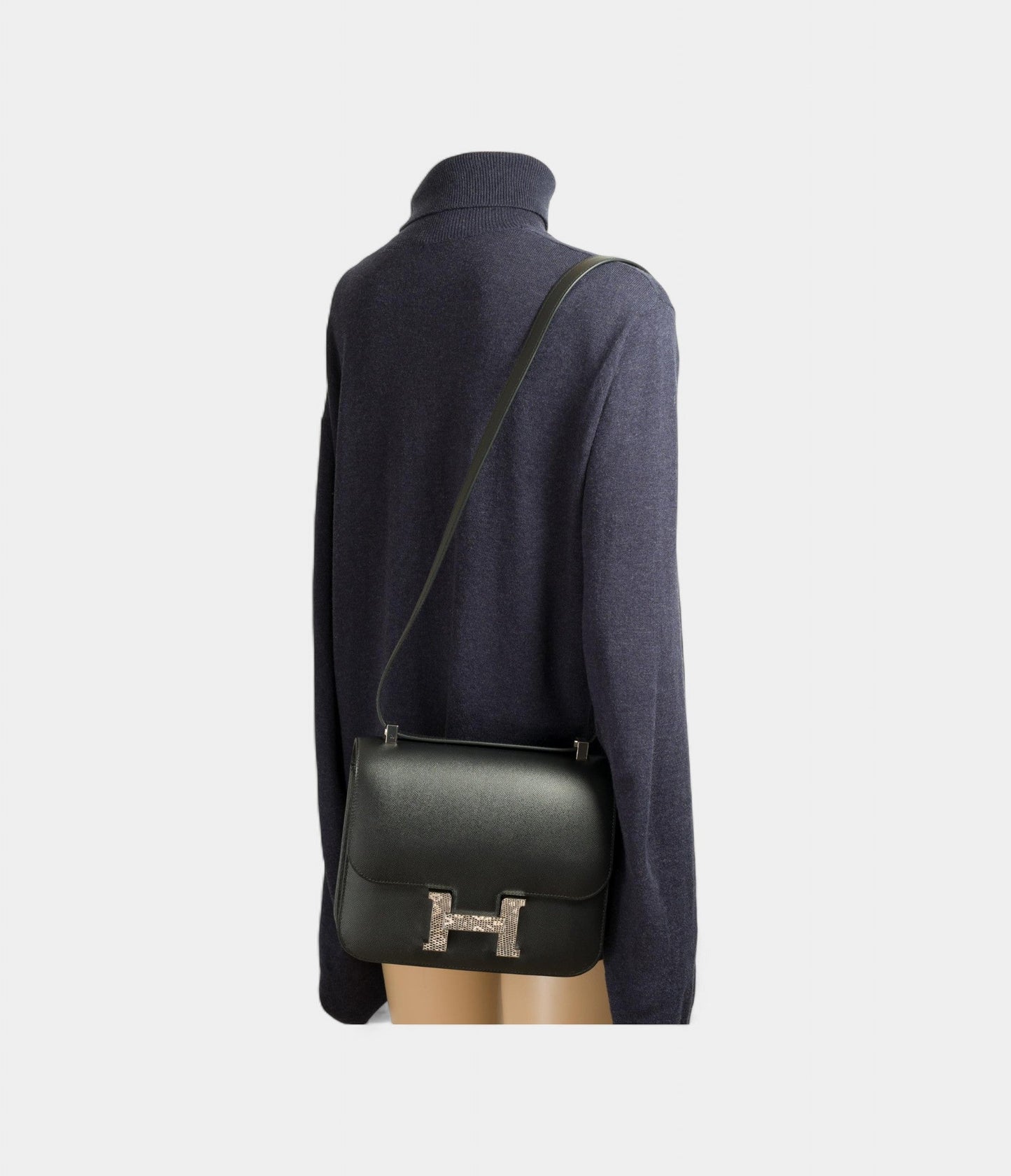 Hermes Constance 24 shoulder bag in black Madame calf and Clasp in Lizard