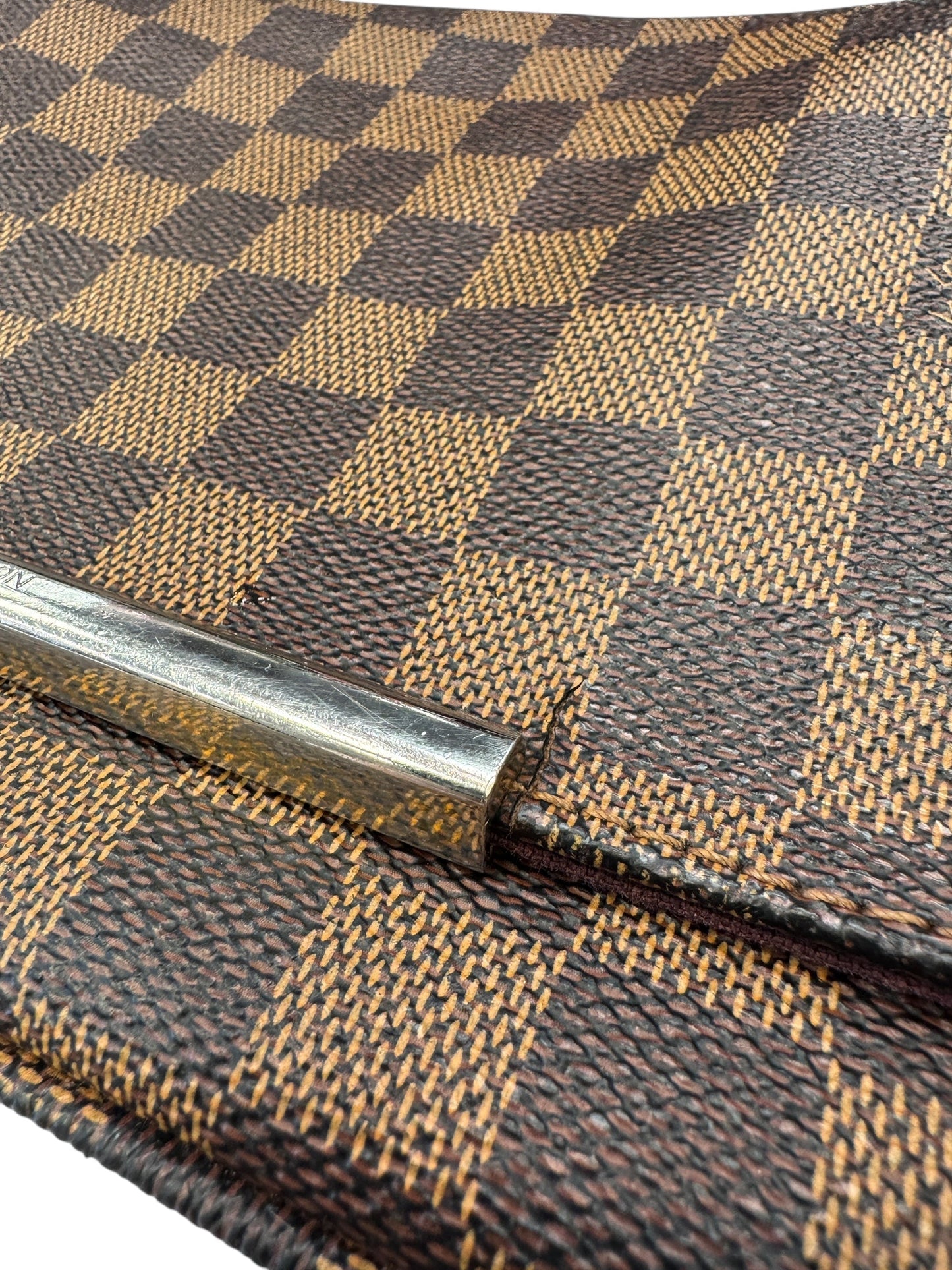 Crossbody Luxury Designer By Louis Vuitton, Size: Medium