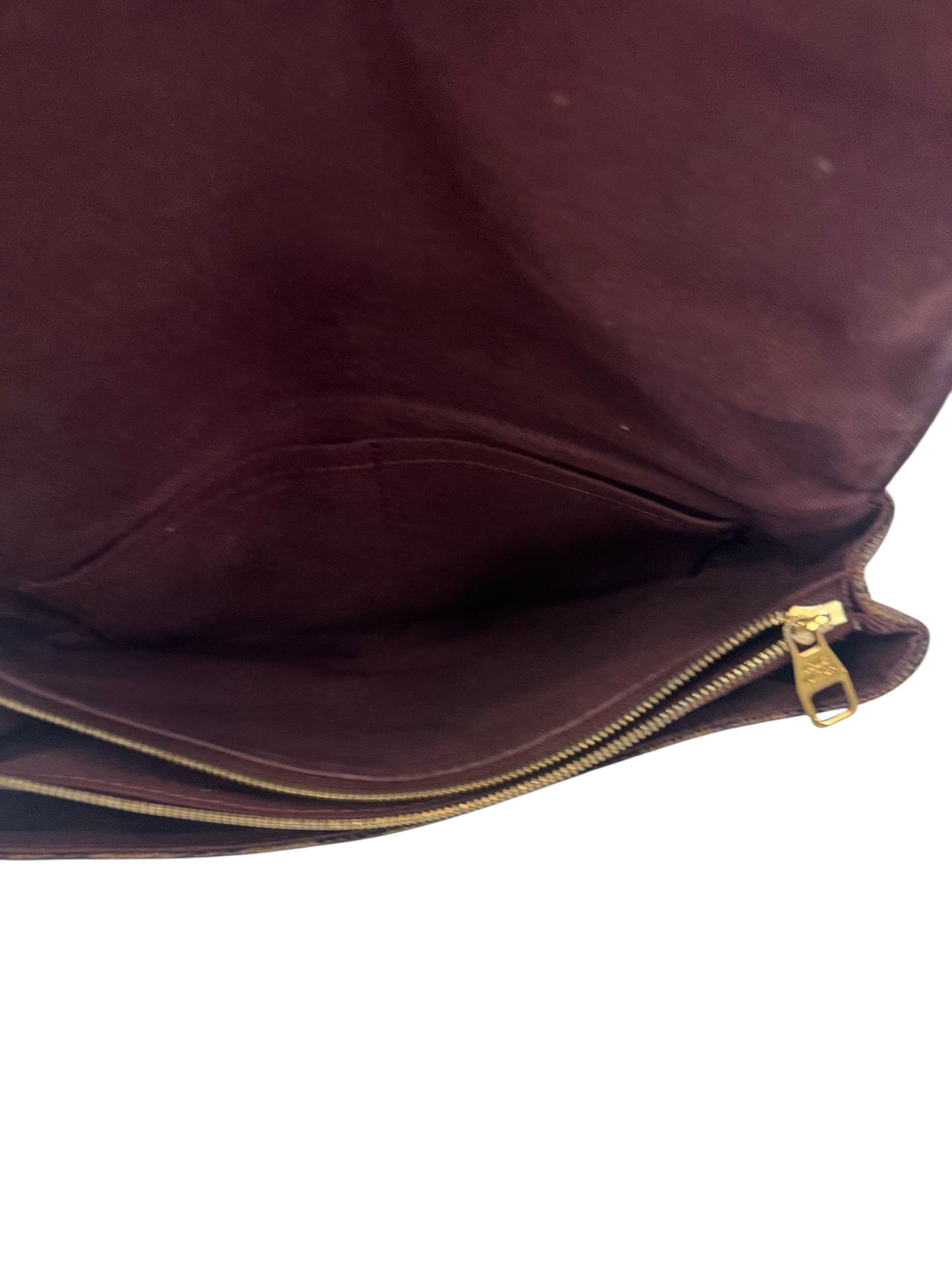 Crossbody Luxury Designer By Louis Vuitton, Size: Medium