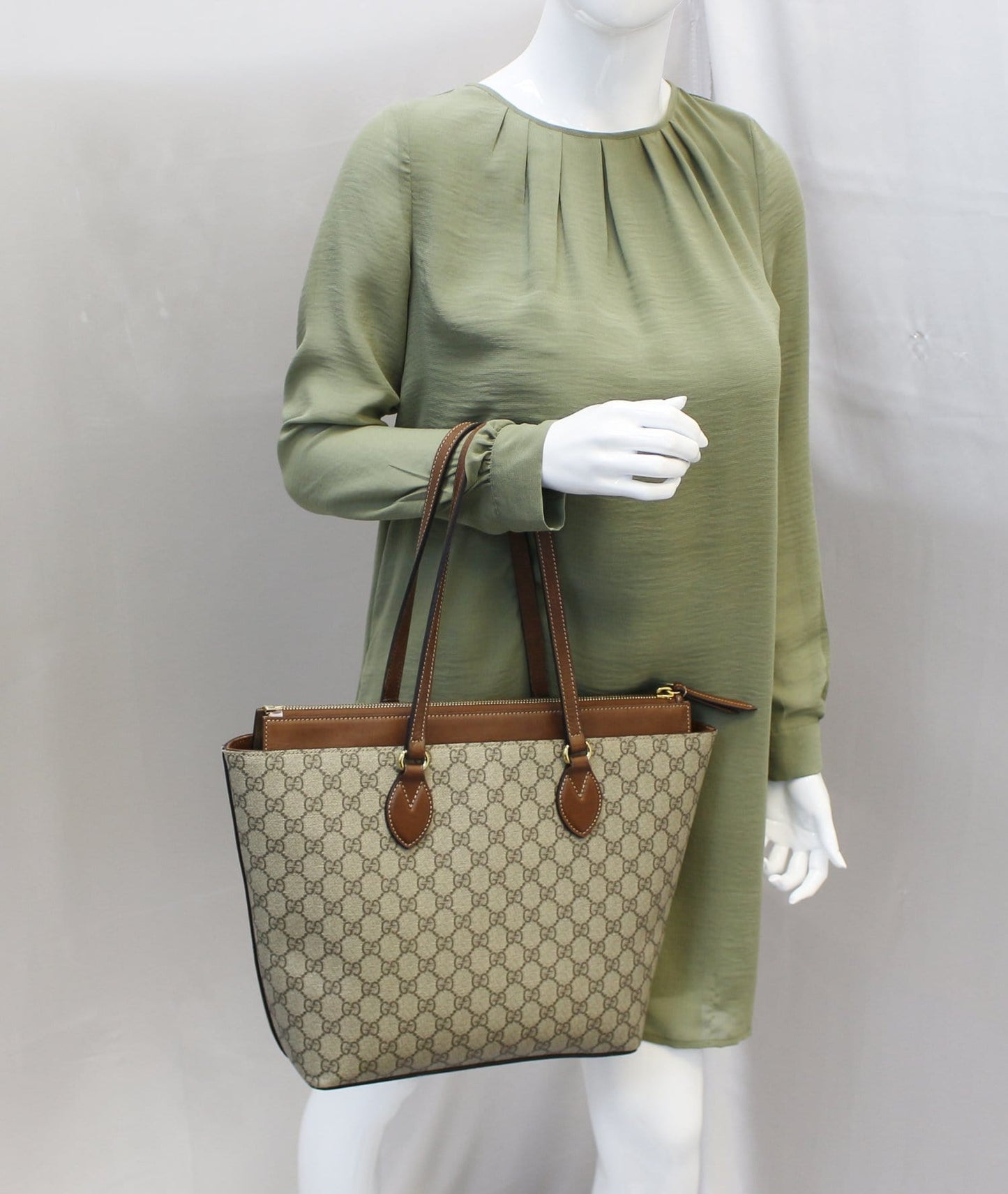 GUCCI GG Supreme Medium Tote Shoulder Bag 415721